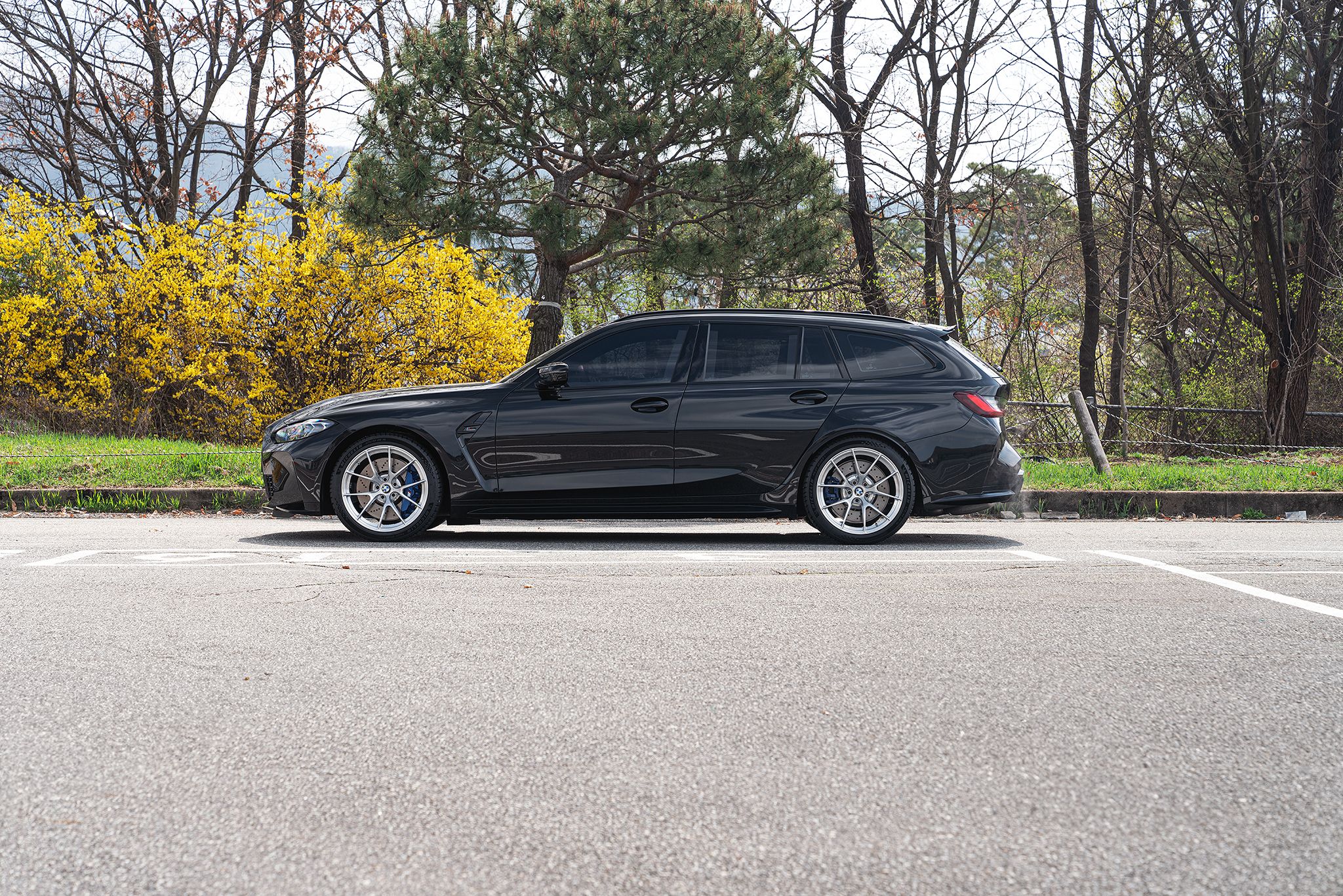Black BMW G80 M3 with 19" VS-5RS Apex wheels in Brushed Clear