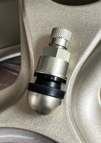 Race Livery BMW E82 1M with 18" VS-5RS Apex wheels in Custom Finish