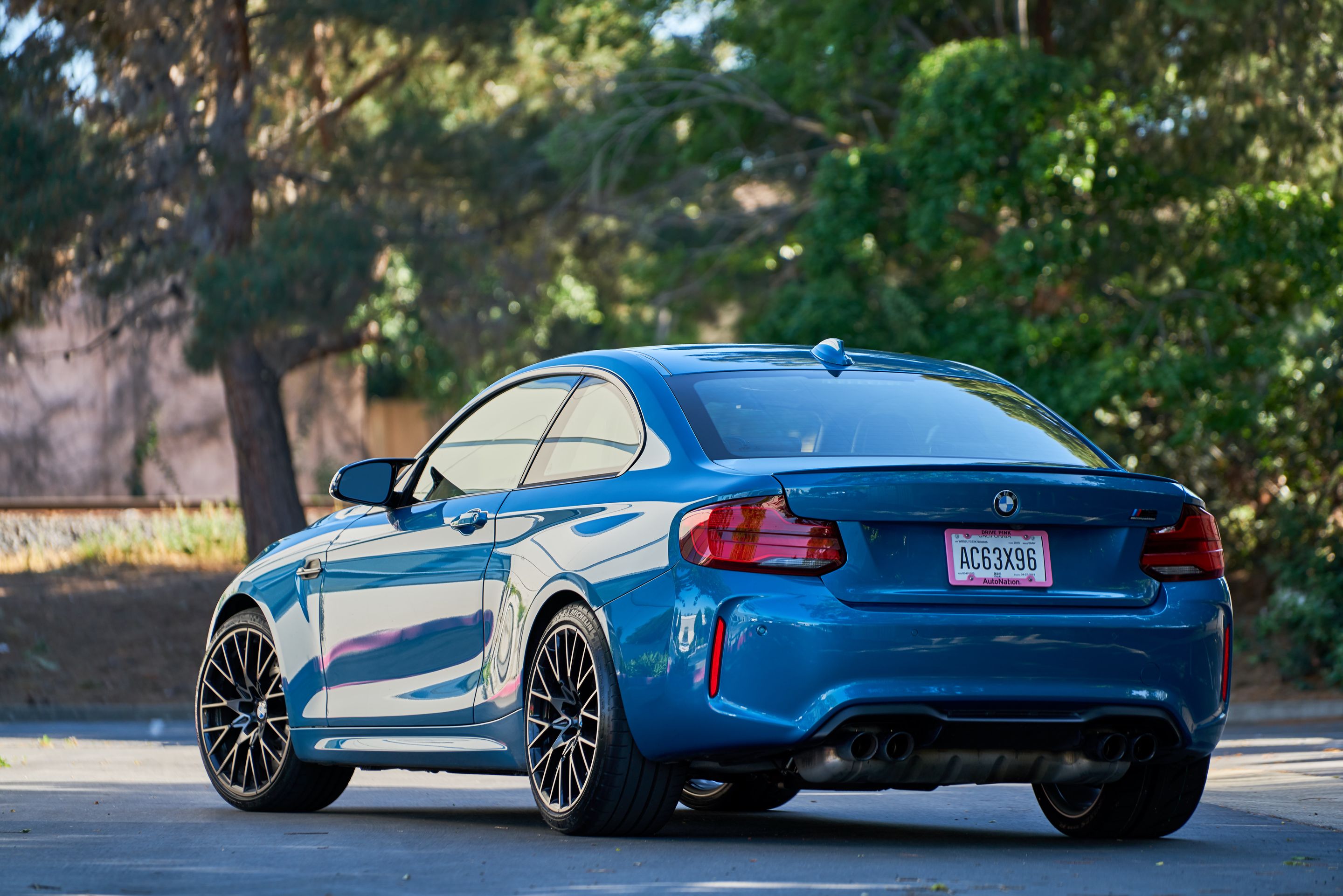 Blue BMW F87 M2 with 19" EC-7 Apex wheels in Race Silver
