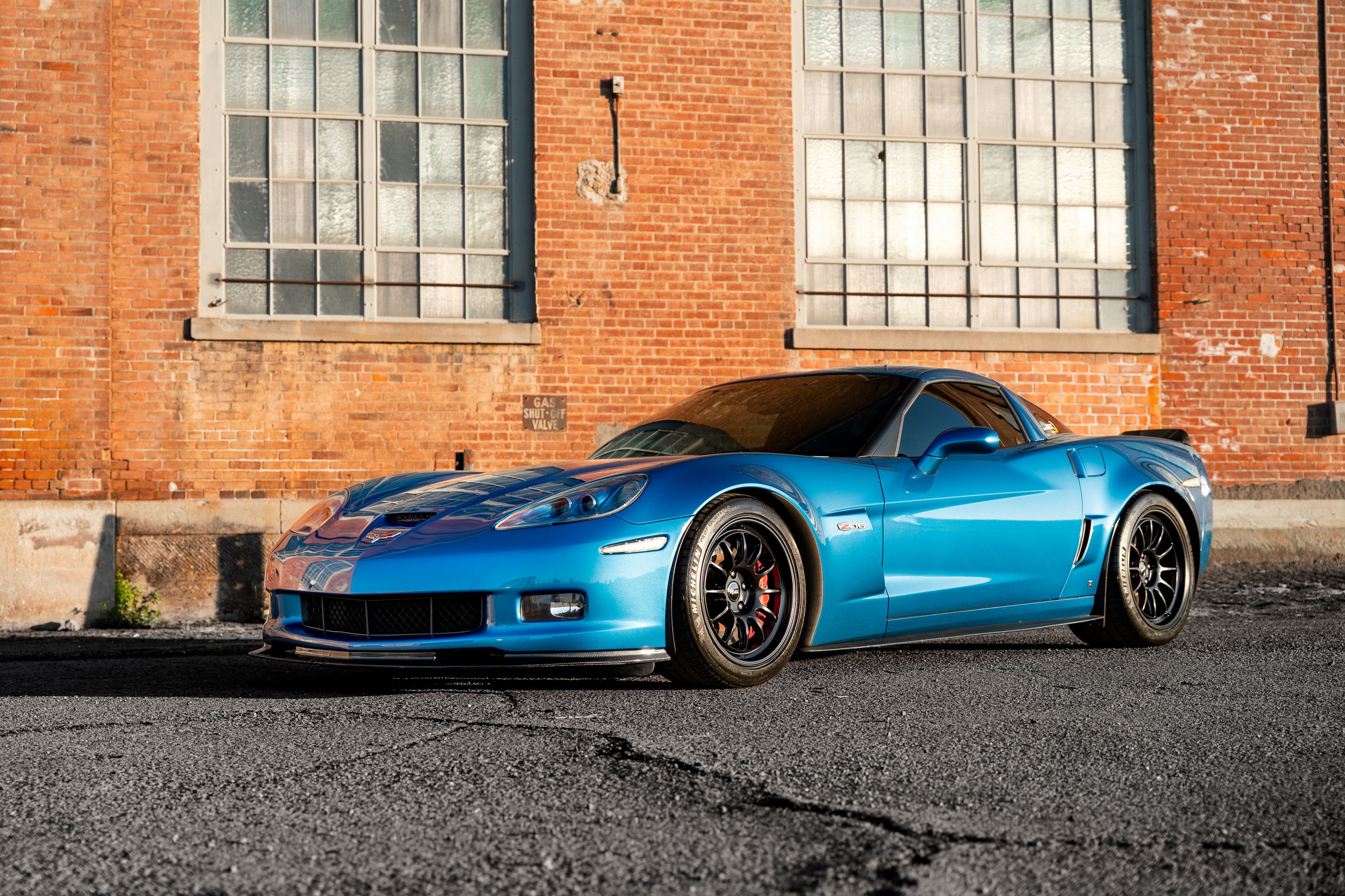 Blue Chevrolet C6 Corvette Z06 with 18"/19" TEST-S Apex wheels in Satin Black