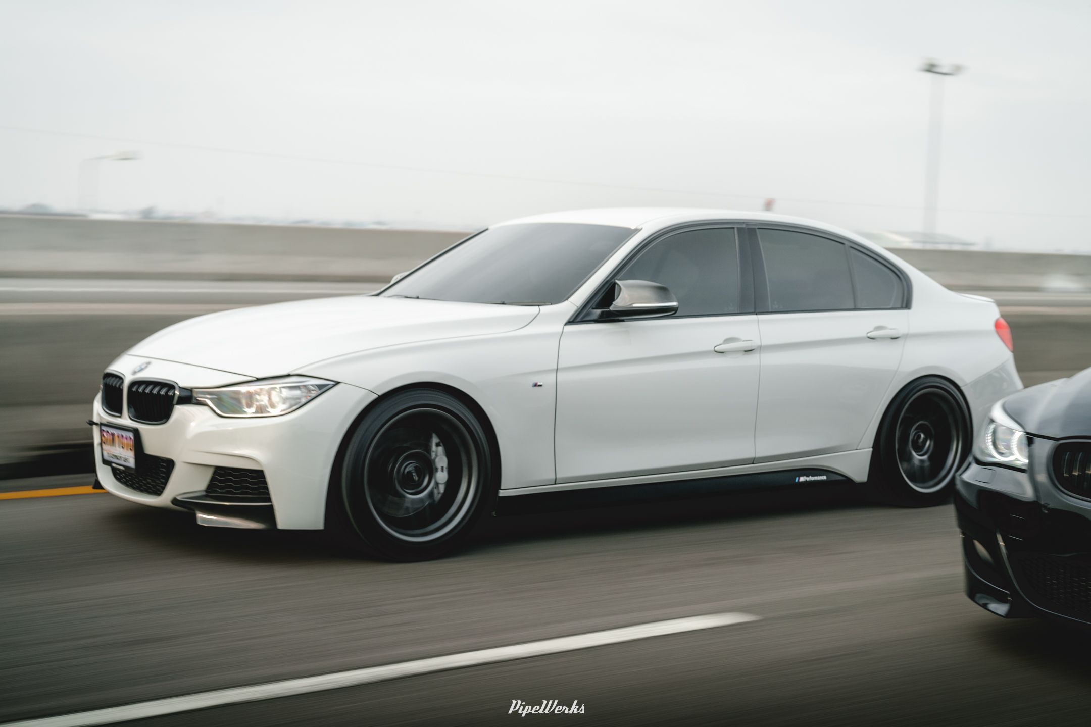 White BMW F30 Sedan 3 Series with 18" ARC-8 Apex wheels in Anthracite