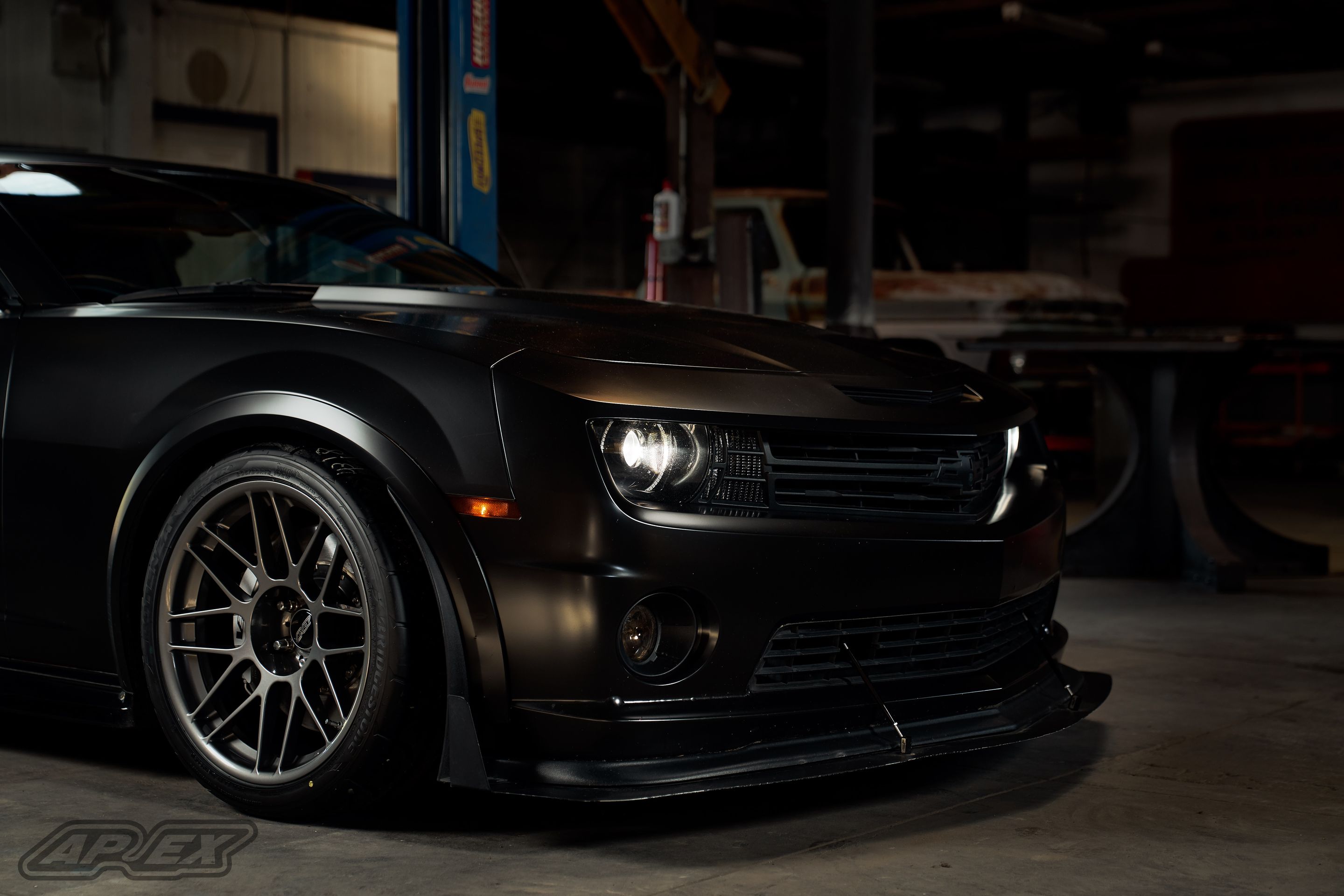 Black Chevrolet 5th Gen Camaro SS with 19" ARC-8 Apex wheels in Anthracite