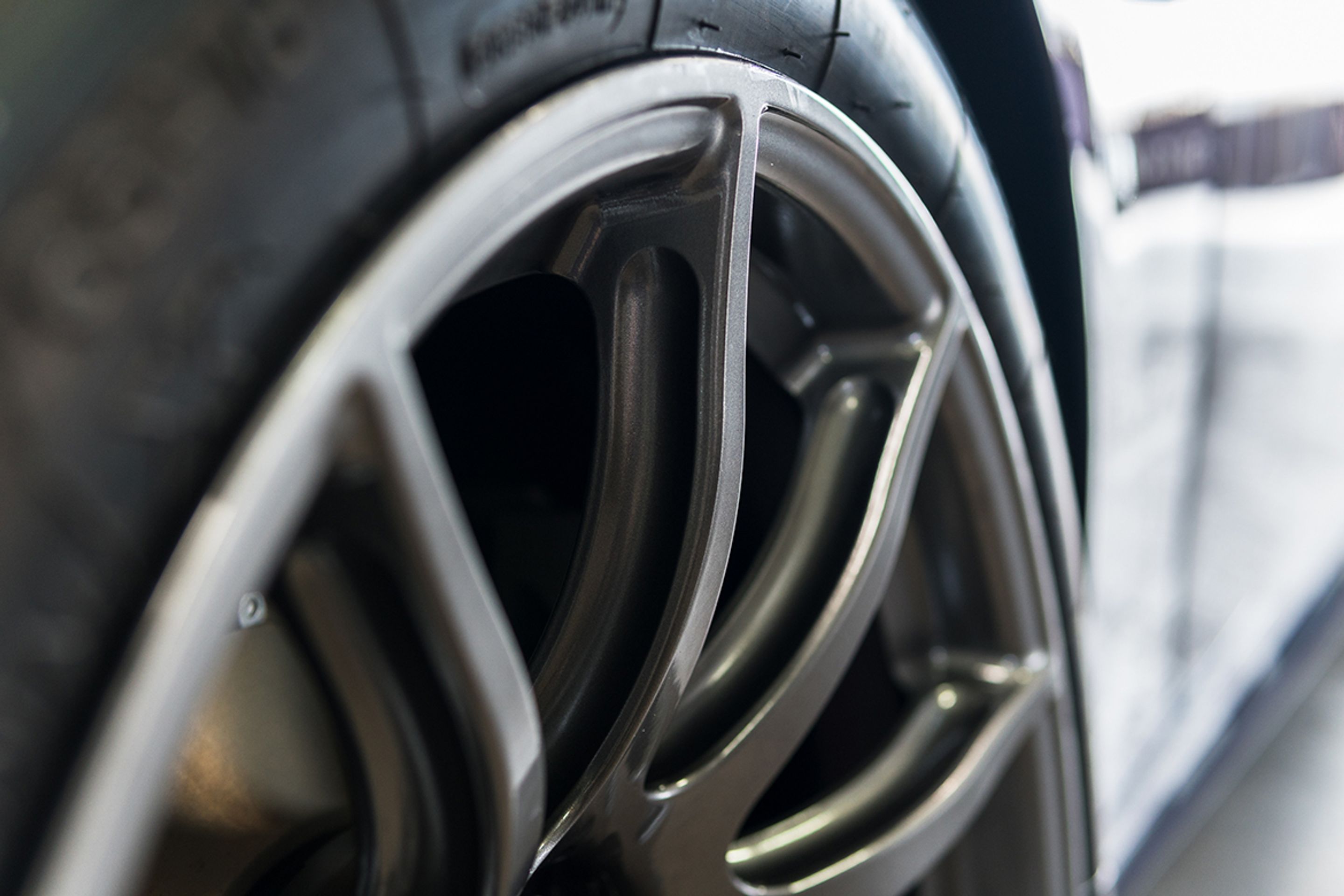 Blue BMW E92 Coupe M3 with 18" SM-10 Apex wheels in Anthracite