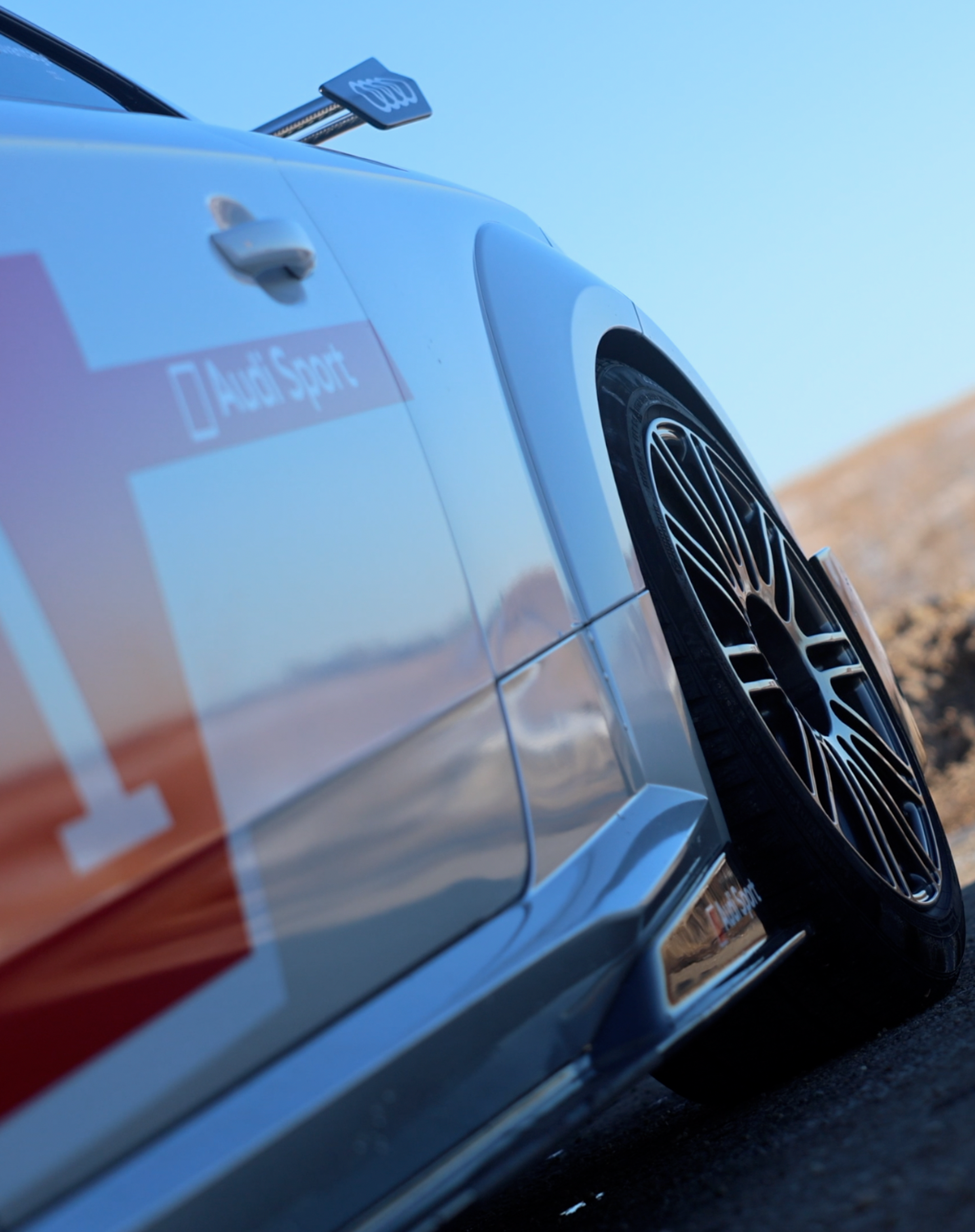 Race Livery Audi FV/8S TT RS with 18" TC-10RT Apex wheels in Anthracite