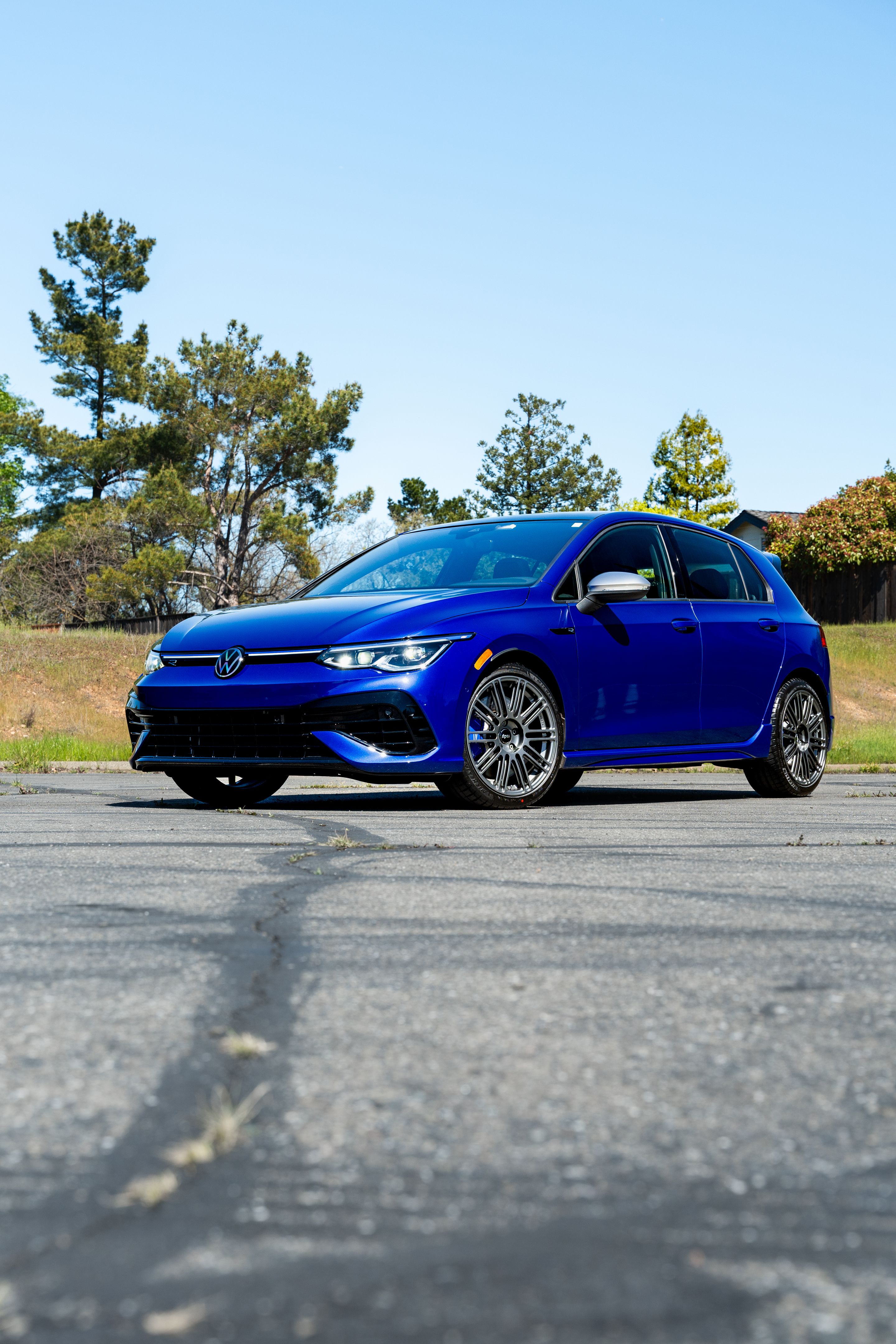 Blue VW MK8 Golf R with 18" TC-10RT Apex wheels in Anthracite