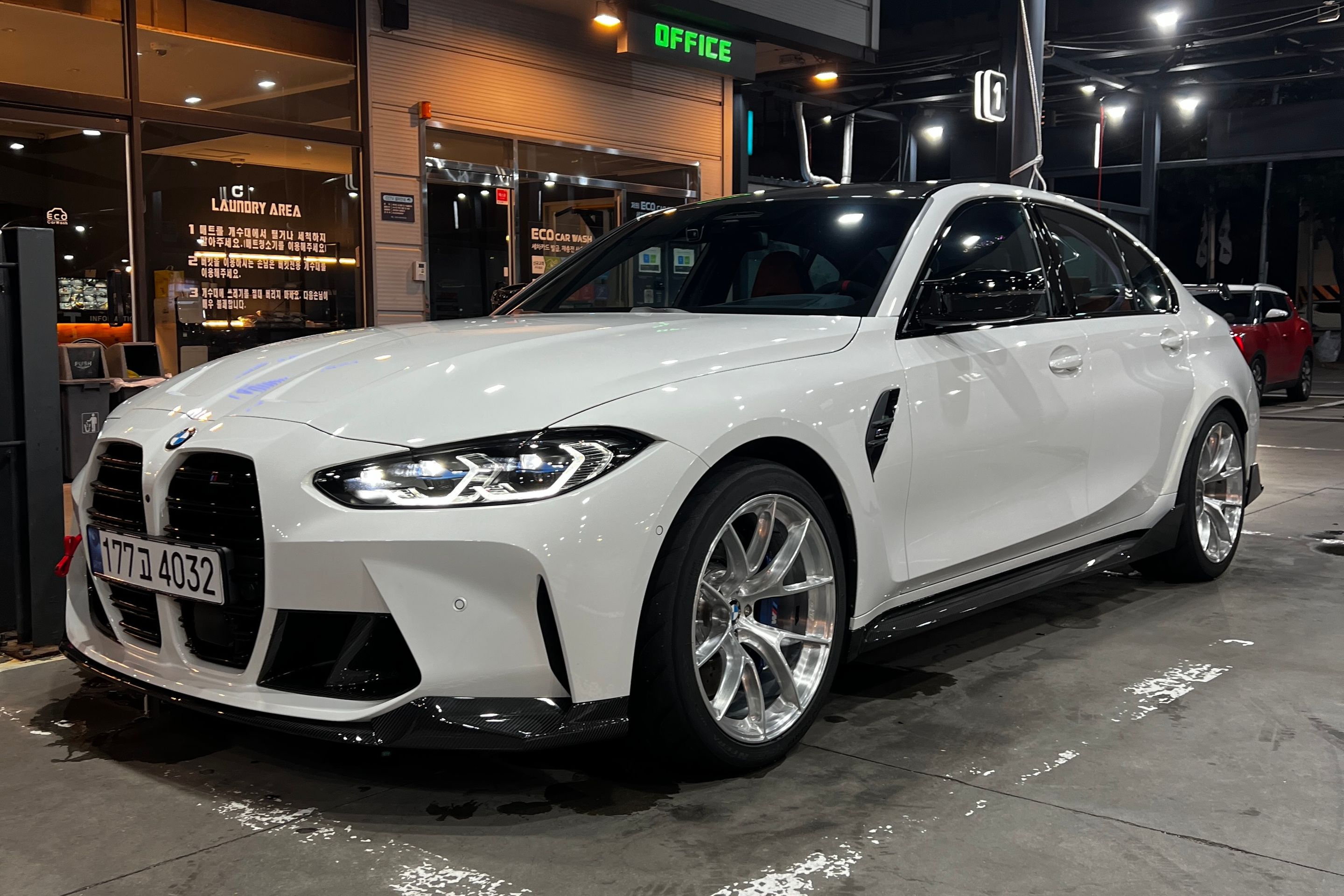 White BMW G80 M3 with 19" VS-5RS Apex wheels in Brushed Clear