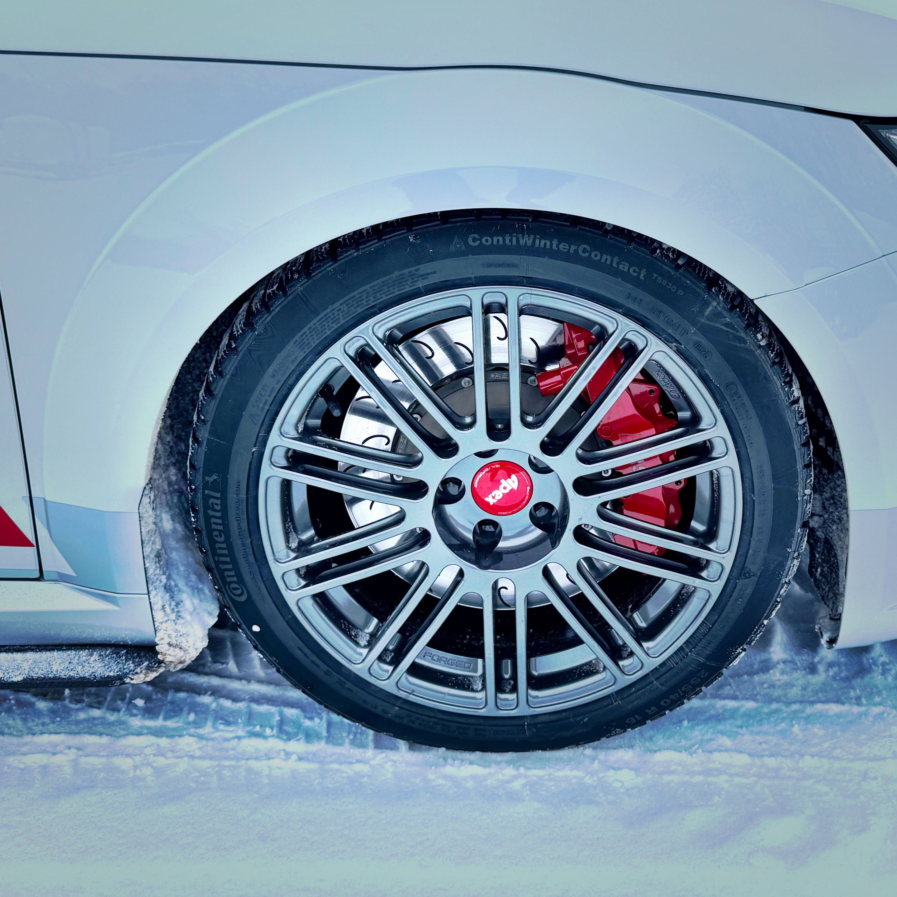 Race Livery Audi FV/8S TT RS with 18" TC-10RT Apex wheels in Anthracite