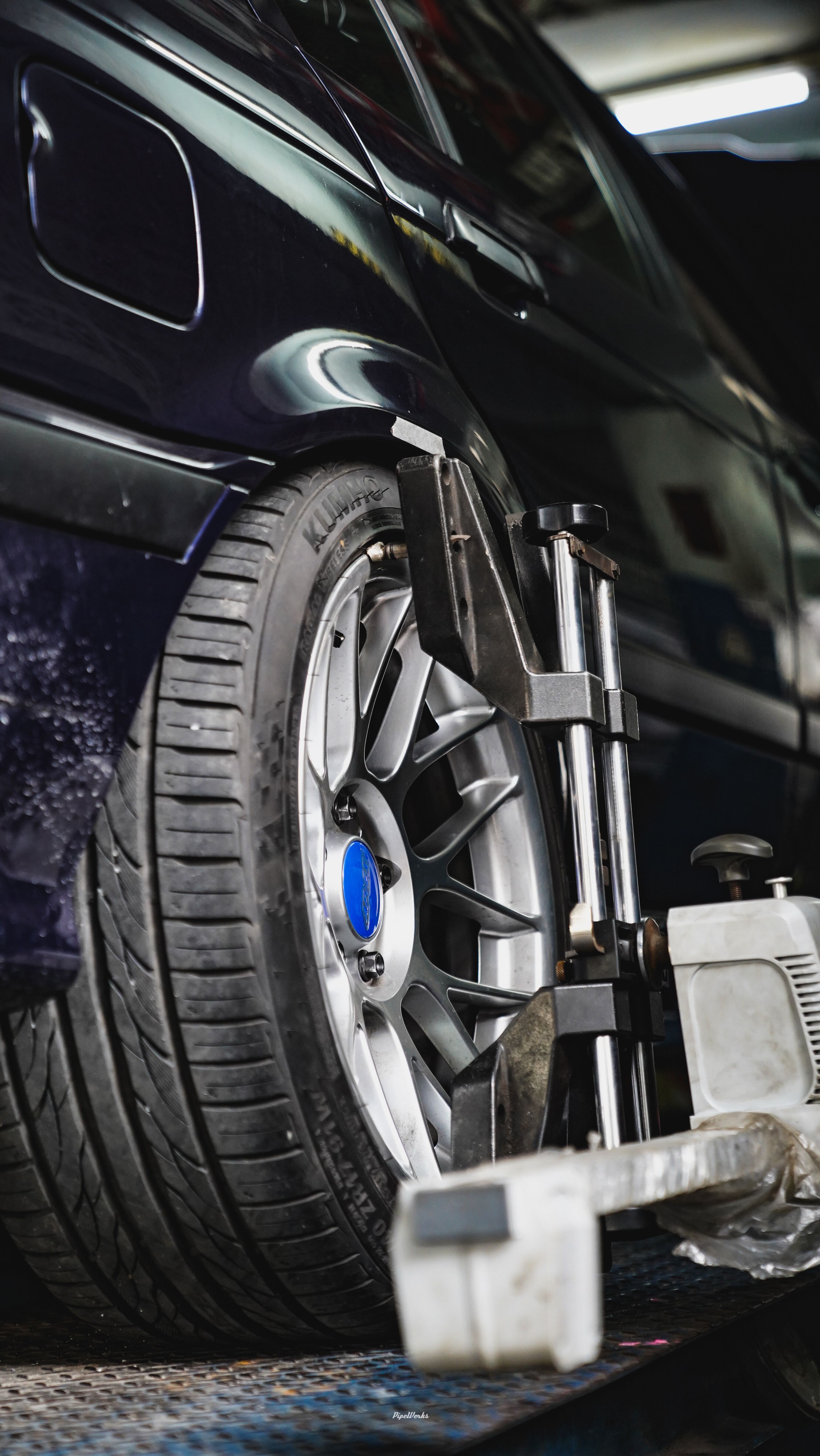 Blue BMW E36 3 Series with 17" ARC-8 Apex wheels in Hyper Silver