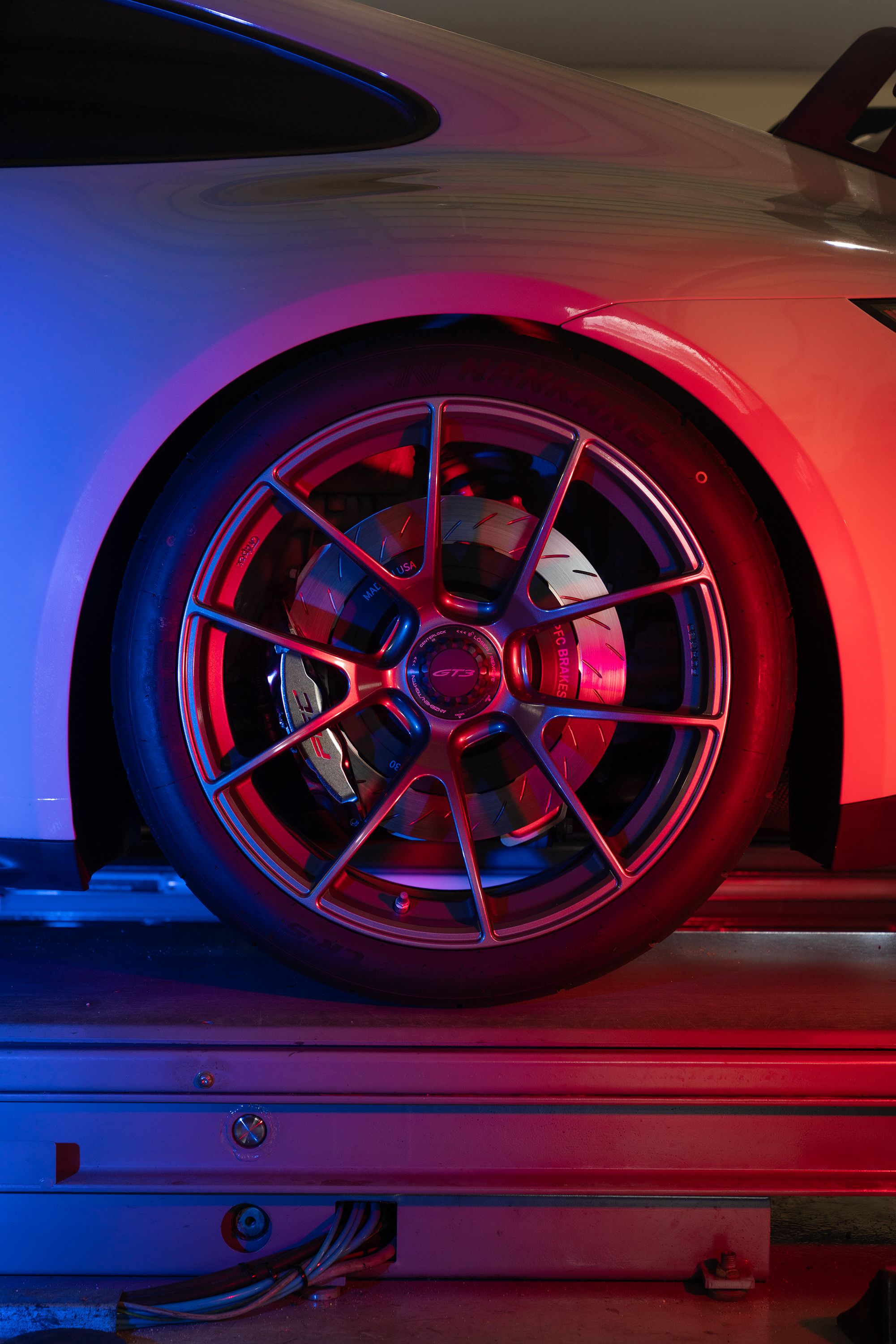 Grey Porsche 911 992.1 GT3 with 20"/21" VS-5RS Apex wheels in Anthracite