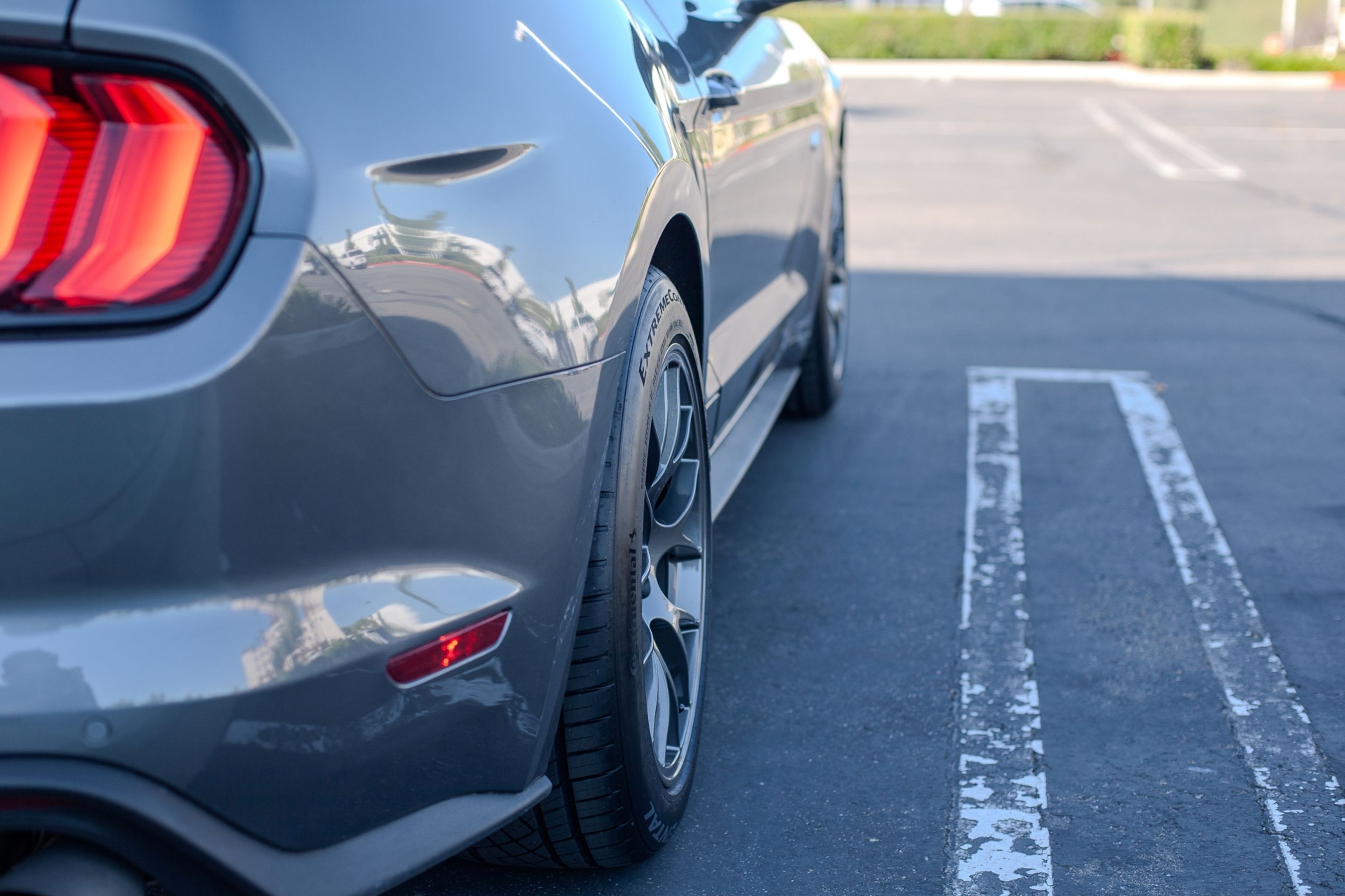 Grey Ford S550 Mustang GT with 18" EC-7 Apex wheels in Anthracite