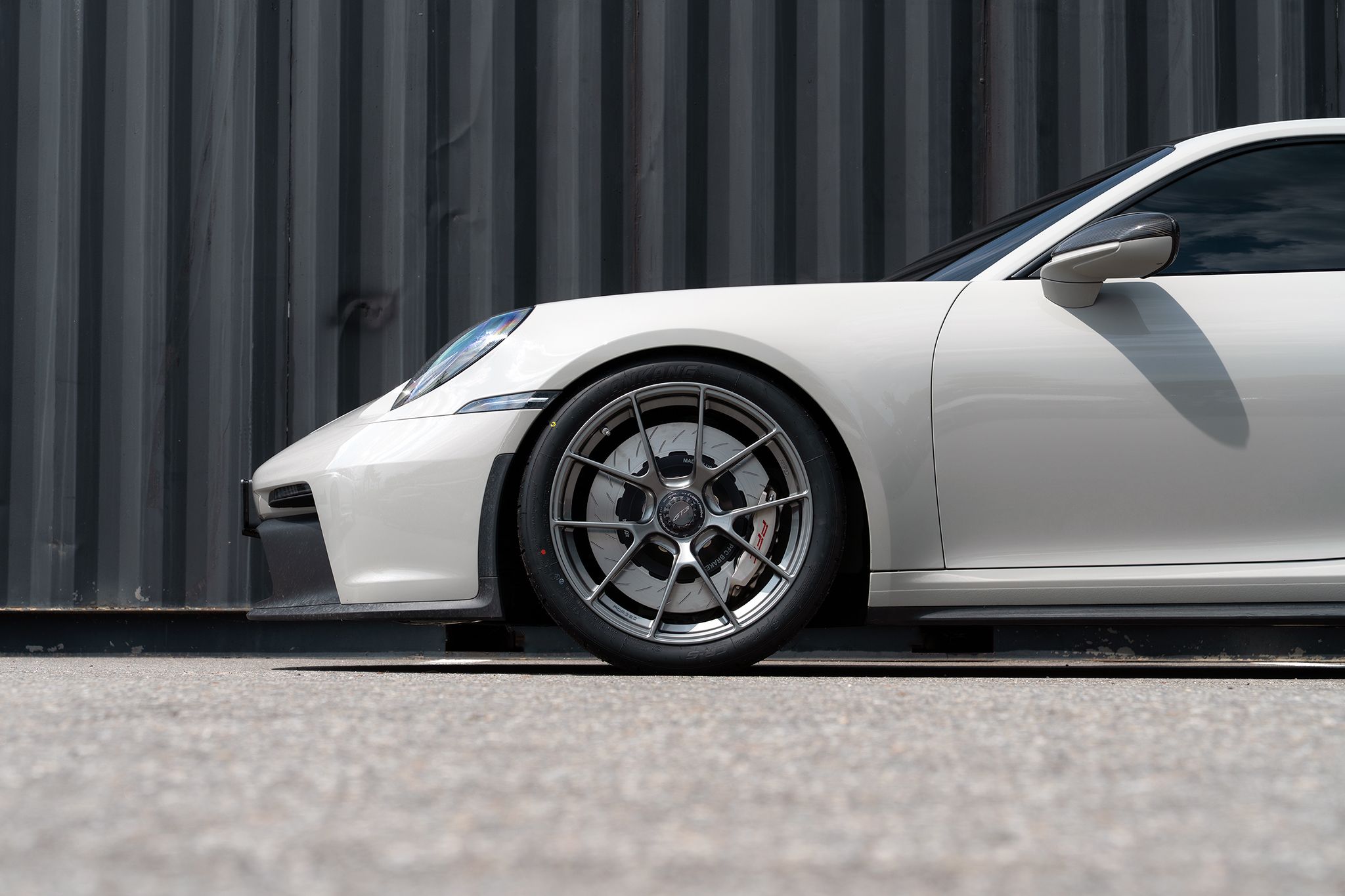 Grey Porsche 911 992.1 GT3 with 20"/21" VS-5RS Apex wheels in Anthracite