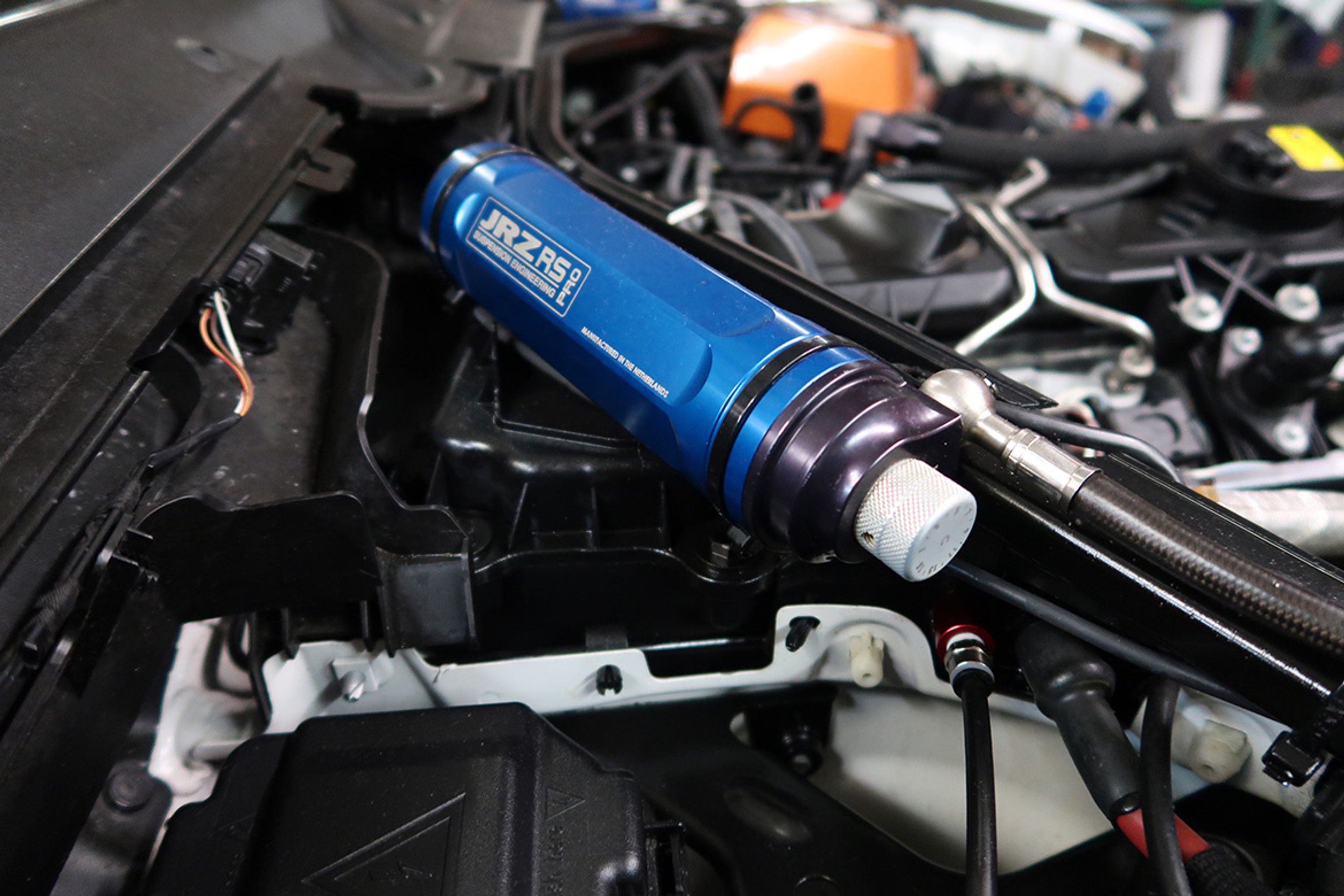 White BMW F87 M2 with 18" FL-5 Apex wheels in Anthracite