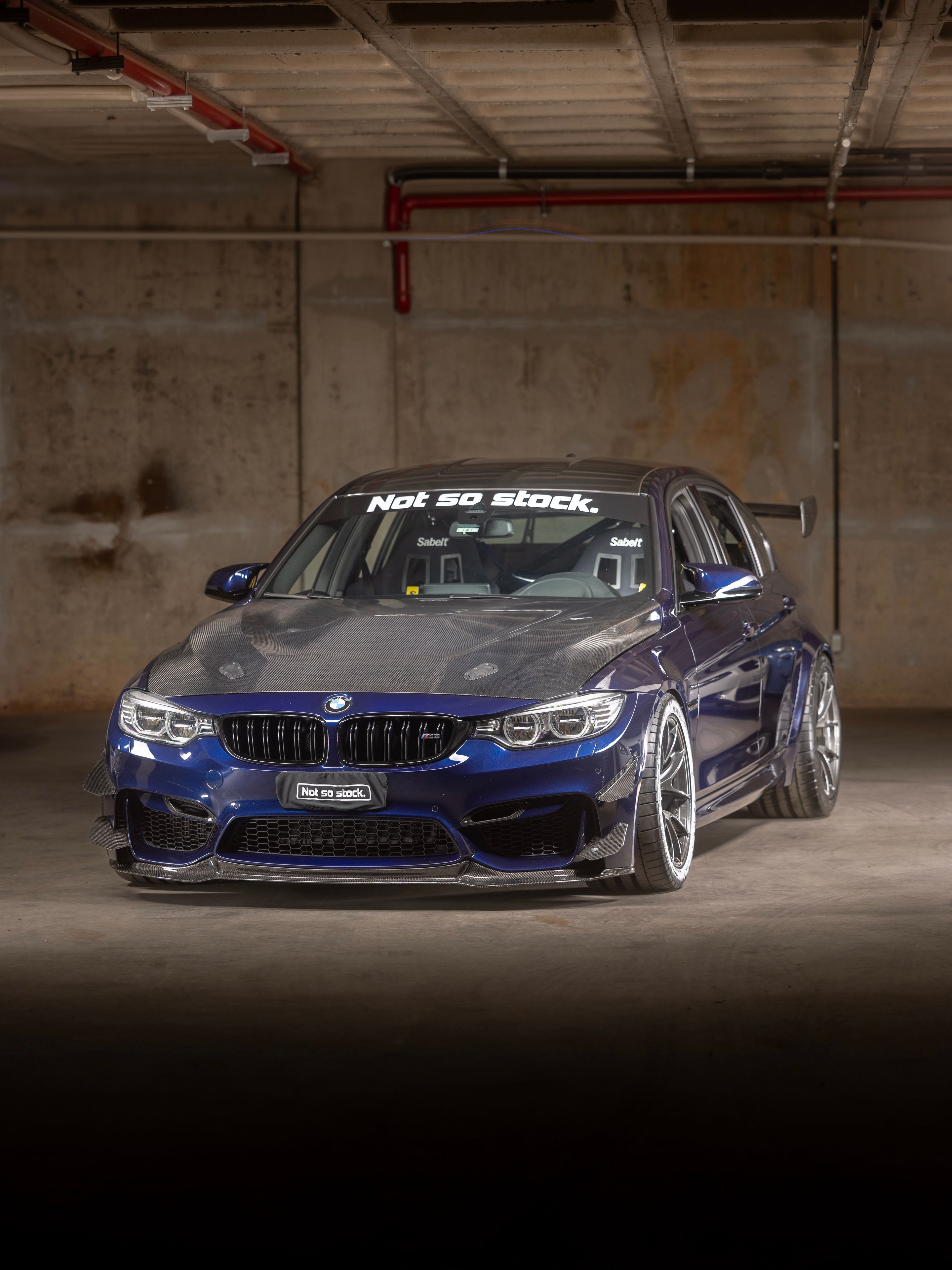 Blue BMW F80 M3 with 18" VS-5RS Apex wheels in Anthracite
