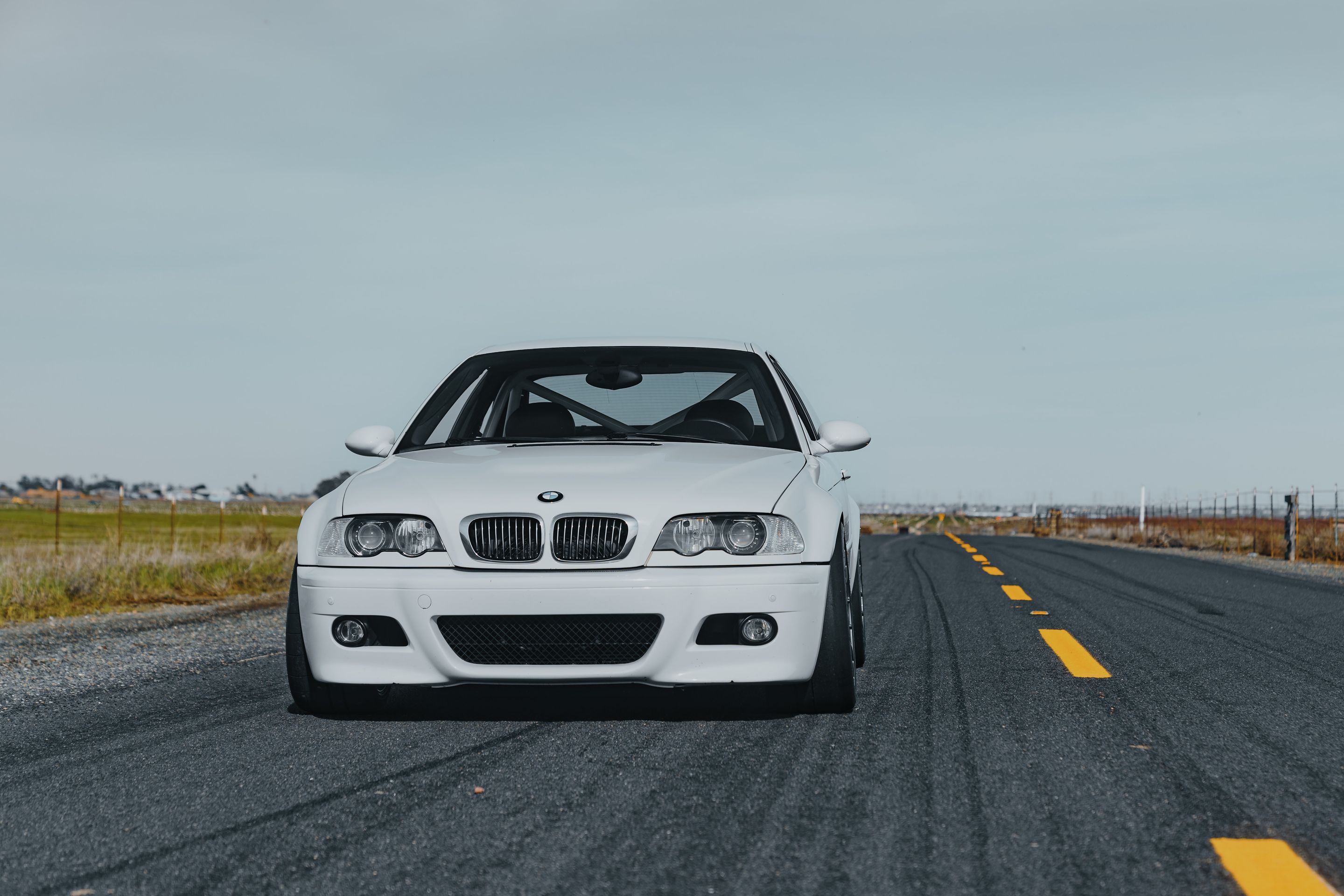 White BMW E46 M3 with 18" EC-7RS Apex wheels in Anthracite