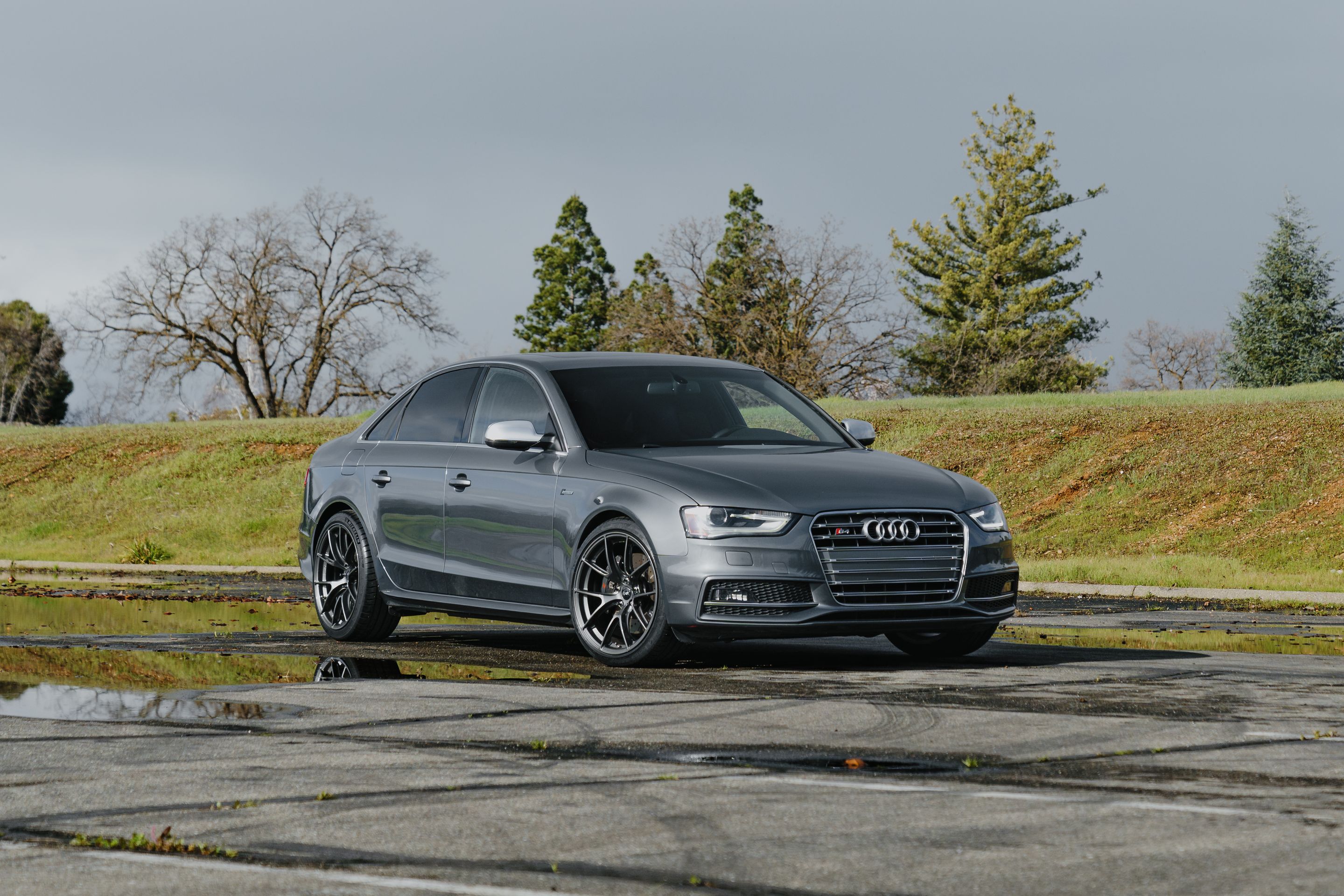 Grey Audi B8 S4 with 19" VS-5RS Apex wheels in Anthracite