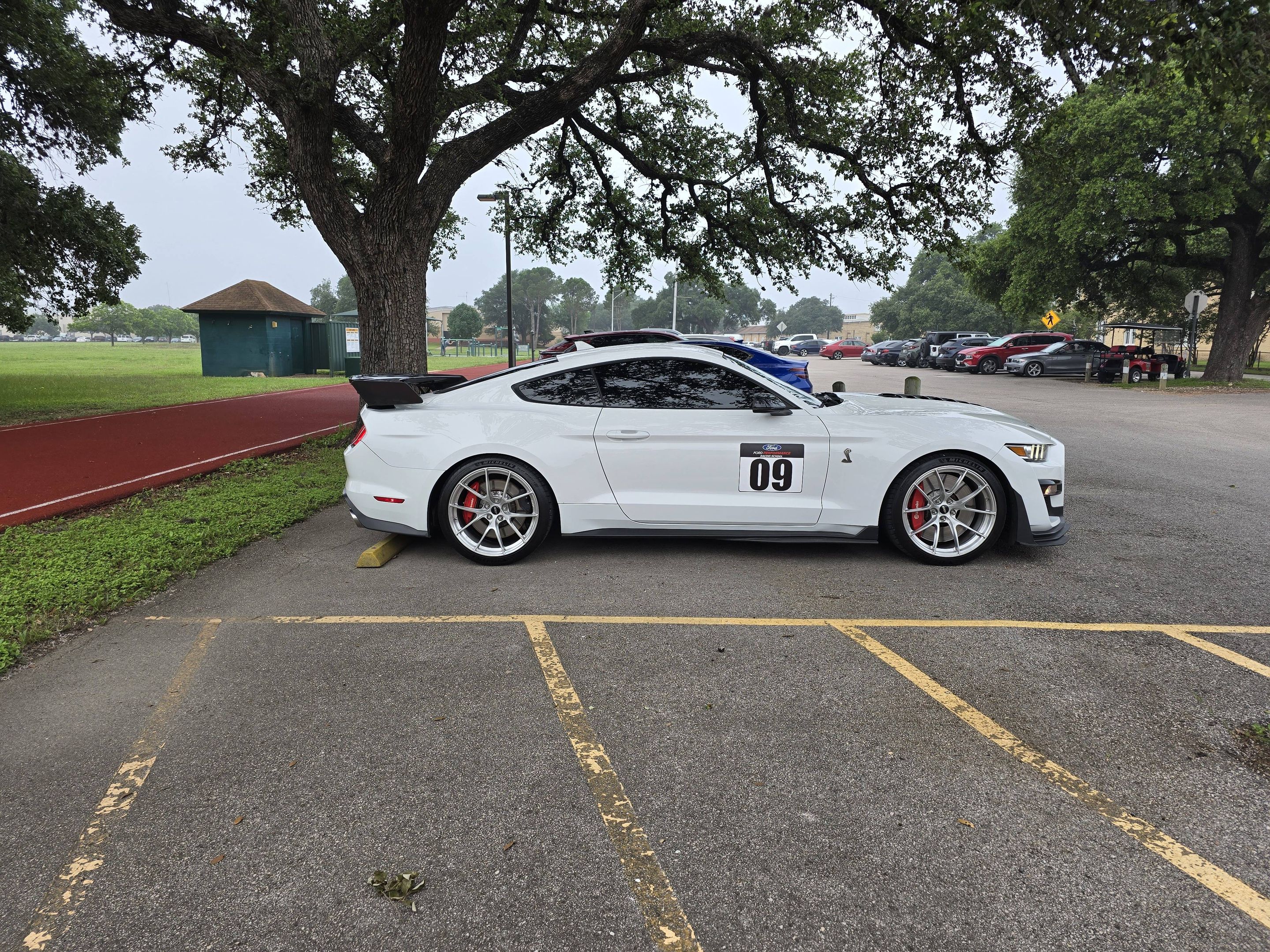 White Ford S550 Mustang GT500 with 20" VS-5RS Apex wheels in Brushed Clear
