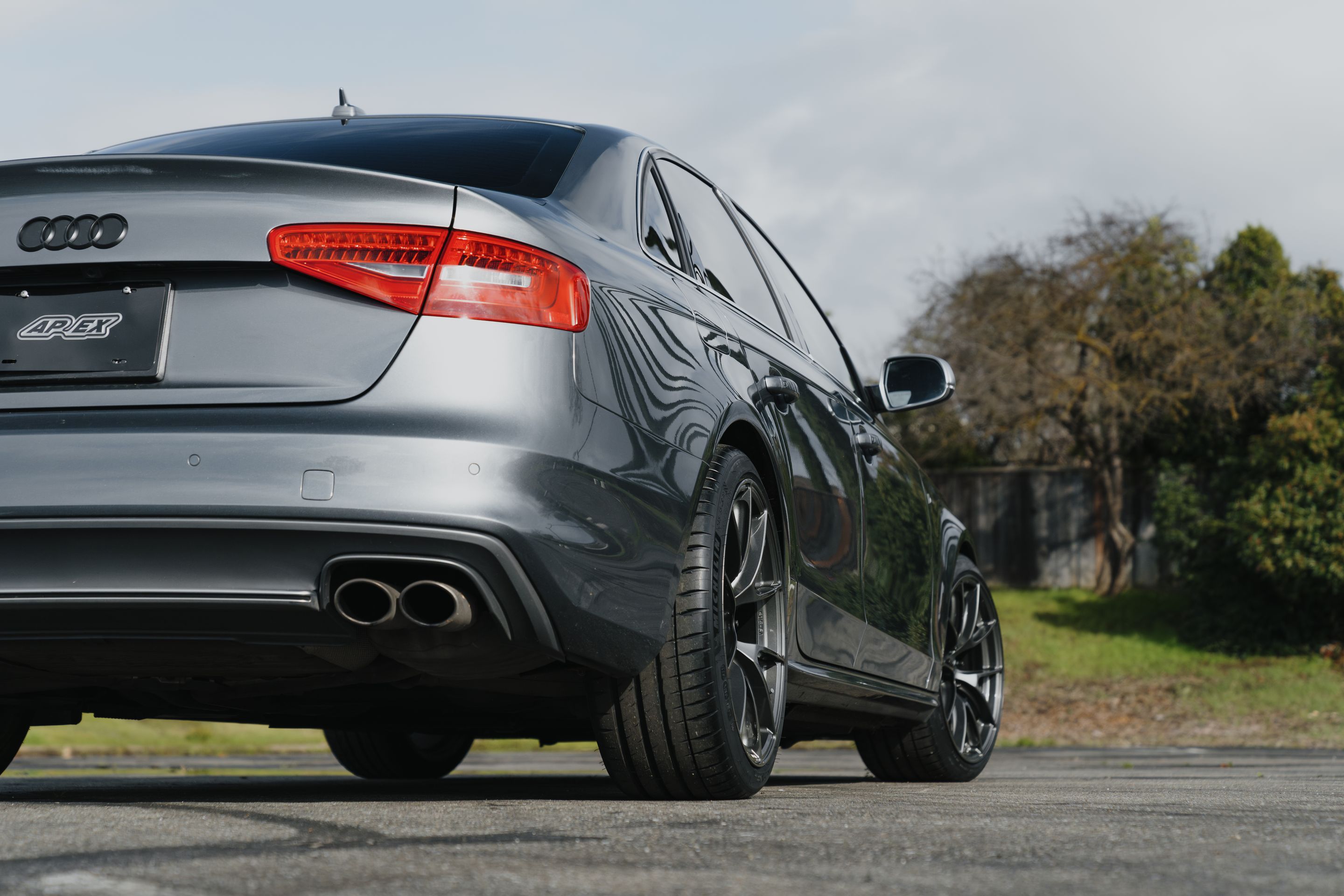 Grey Audi B8 S4 with 19" VS-5RS Apex wheels in Anthracite