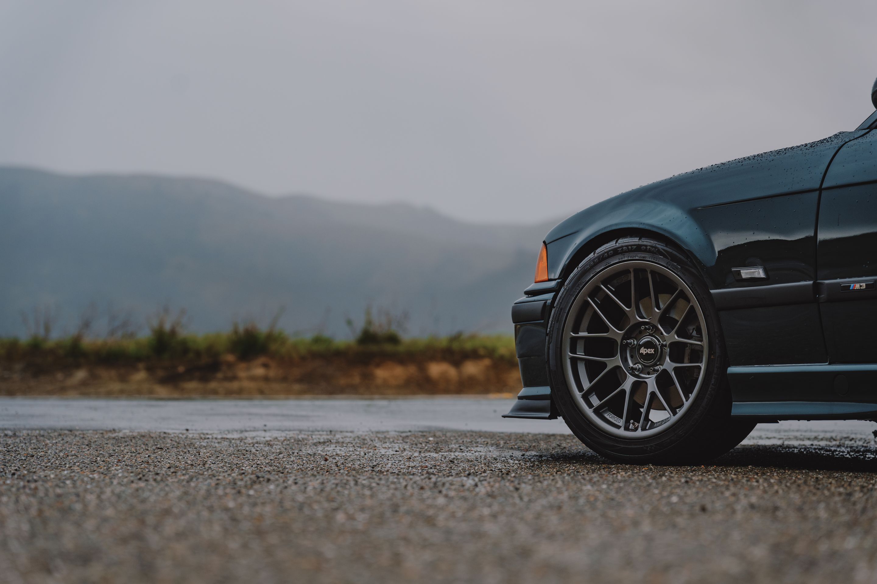 Green BMW E36 M3 with 17" ARC-8RT Apex wheels in Anthracite