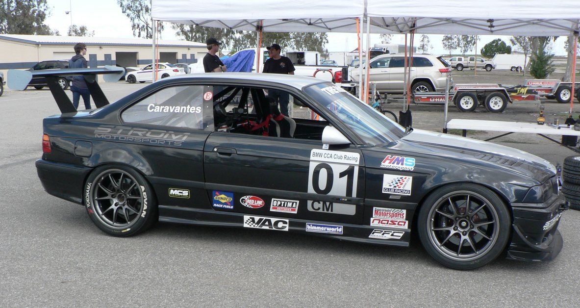 Race Livery BMW E36 M3 with 18" FL-5 Apex wheels in Anthracite
