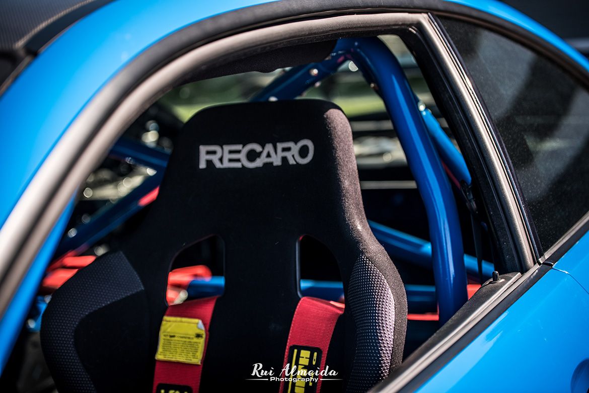 Blue BMW E92 Coupe M3 with 18" EC-7 Apex wheels in Satin Black