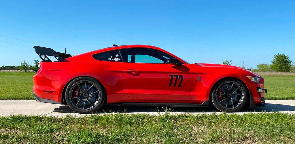 Red Ford Mustang - VS-5RS in Anthracite