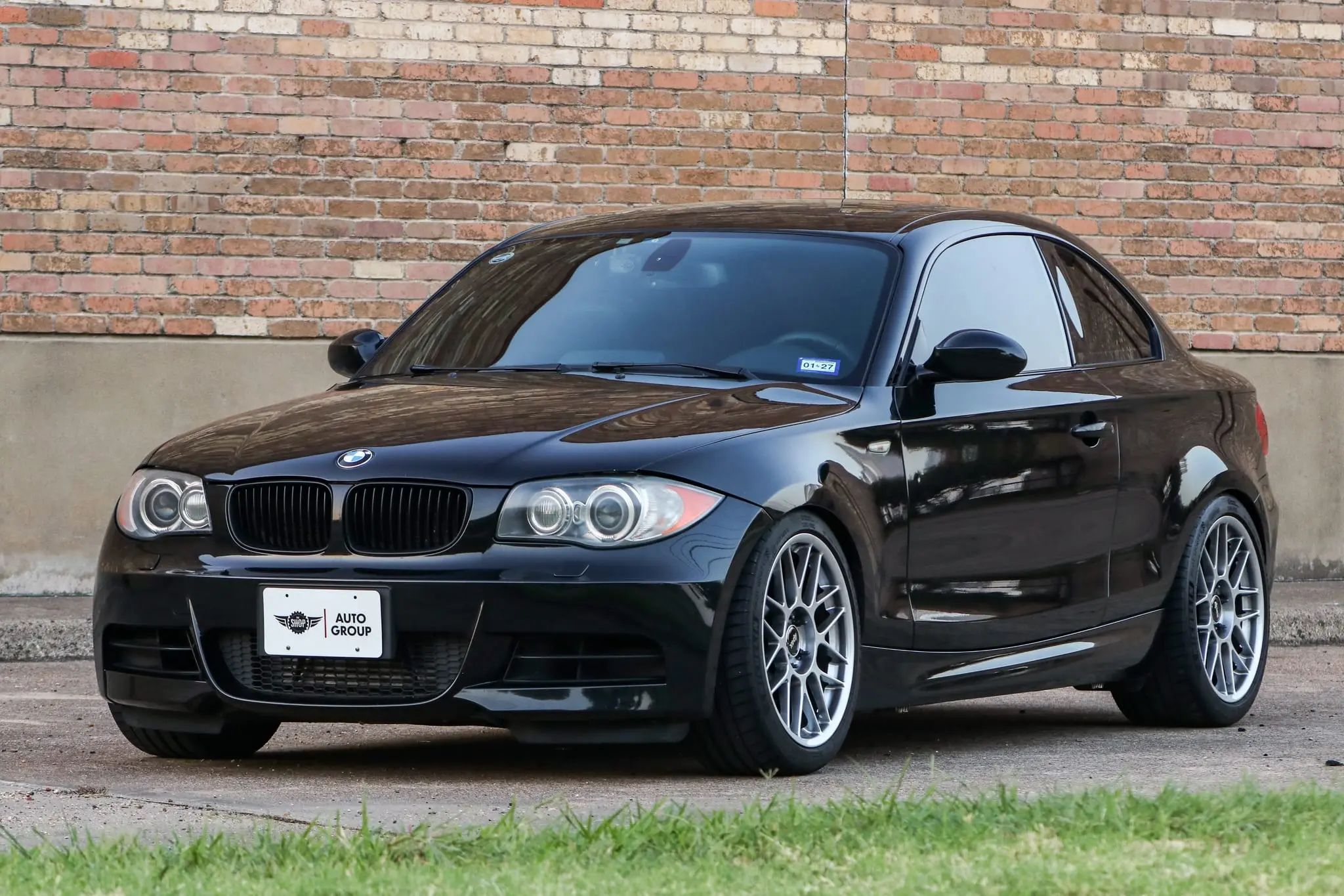 Black BMW 1 Series - ARC-8 in Hyper Black