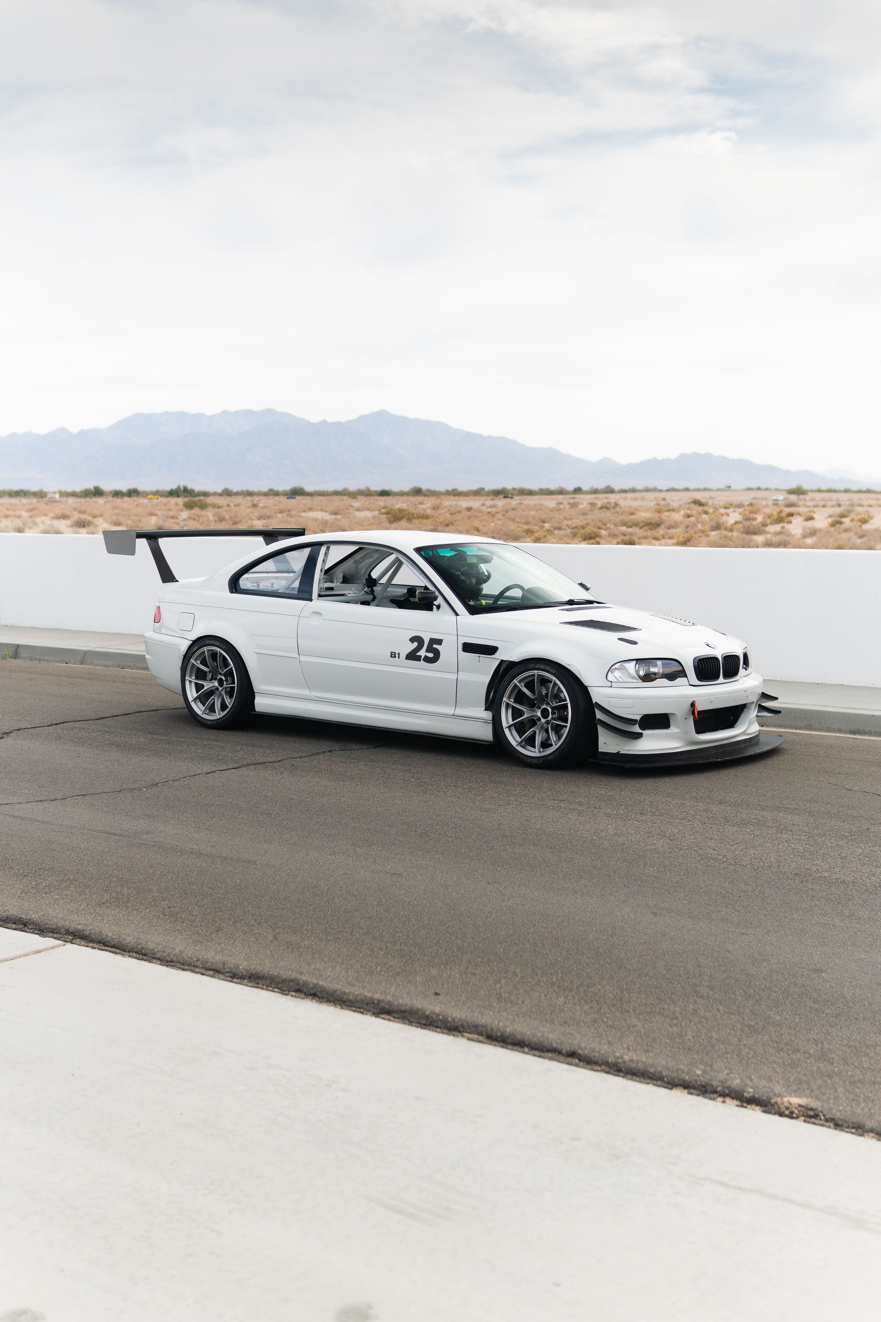 White BMW E46 M3 with 18" VS-5RS Apex wheels in Brushed Clear