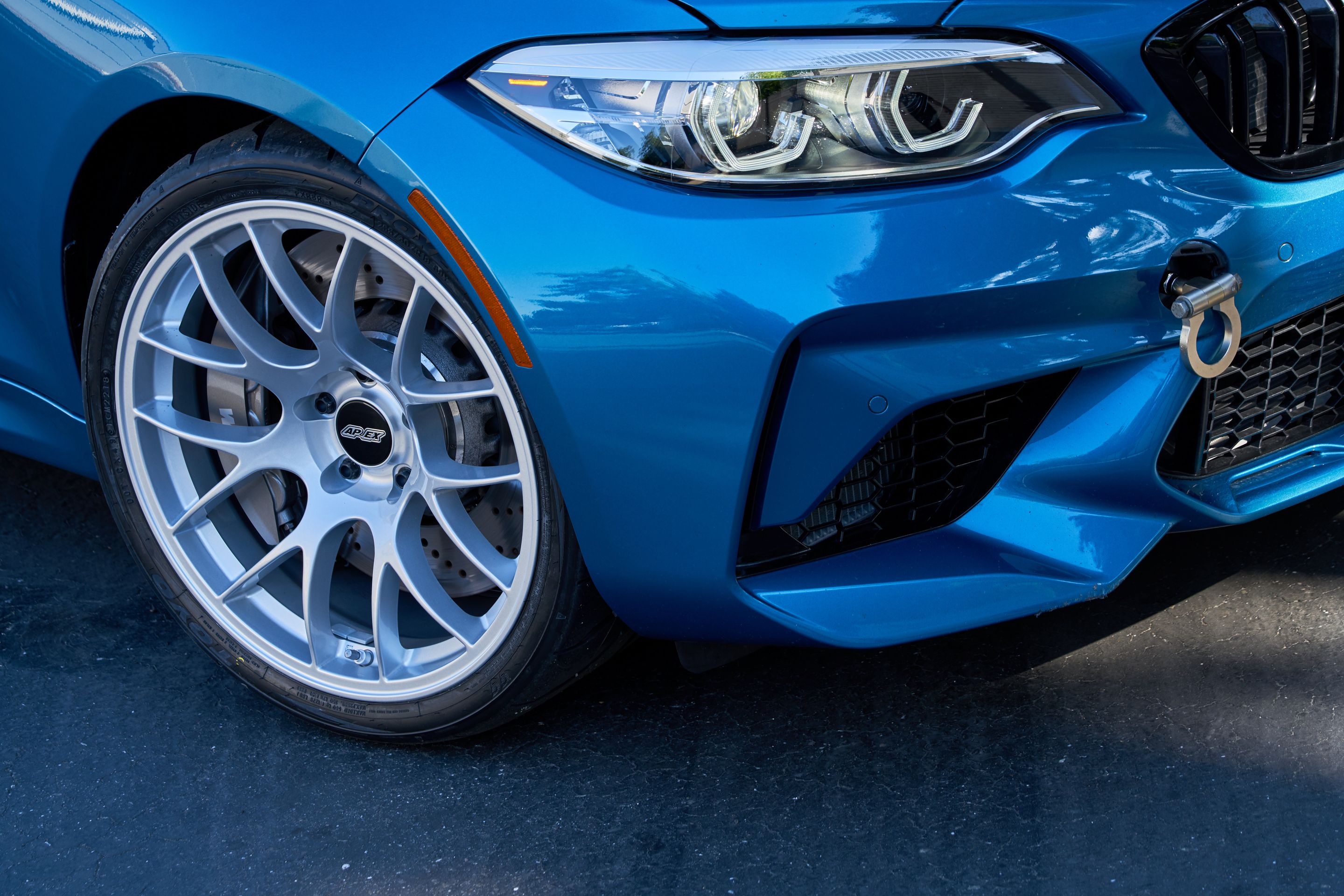 Blue BMW F87 M2 with 19" EC-7 Apex wheels in Race Silver
