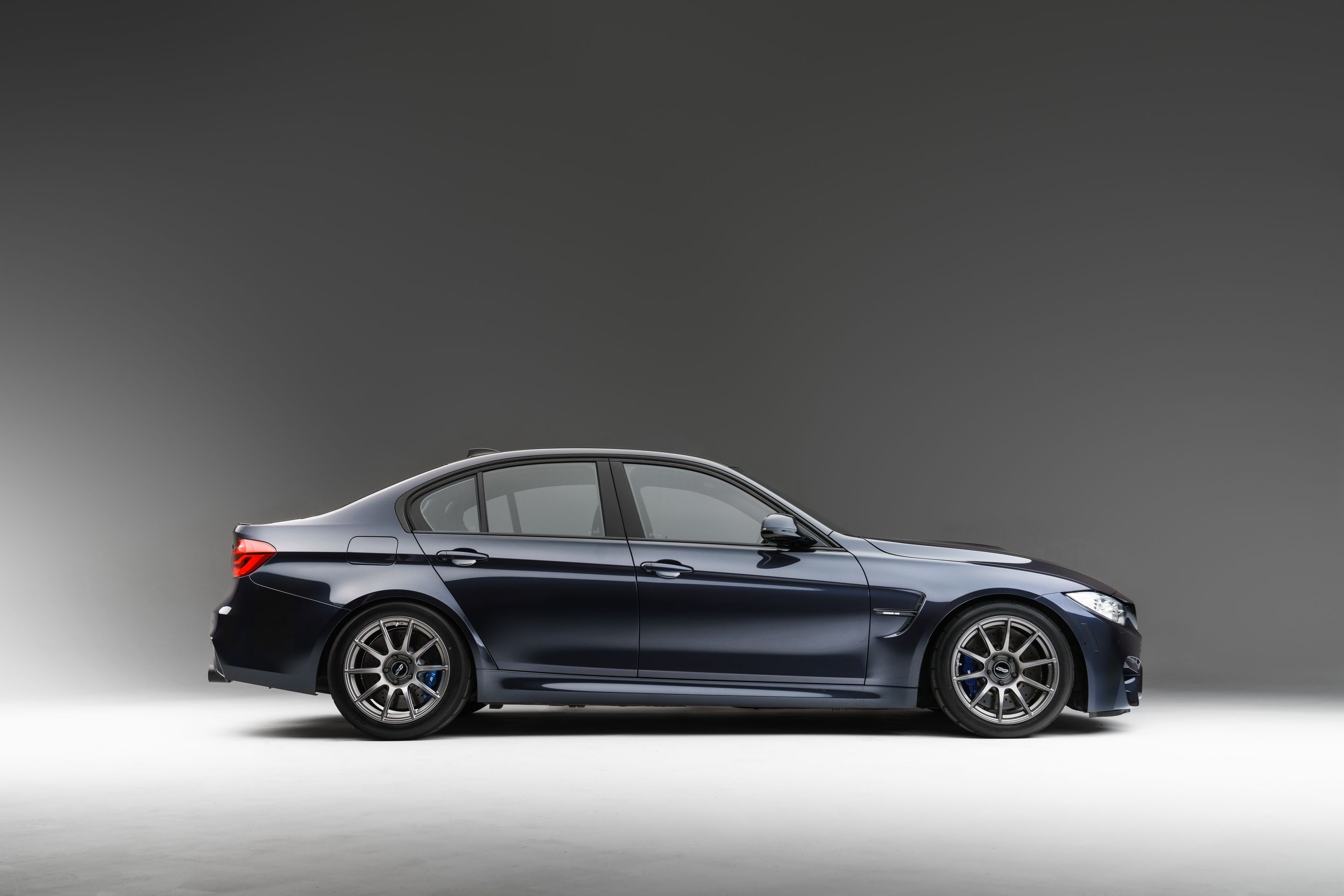 Blue BMW F80 M3 with 18" SM-10 Apex wheels in Anthracite