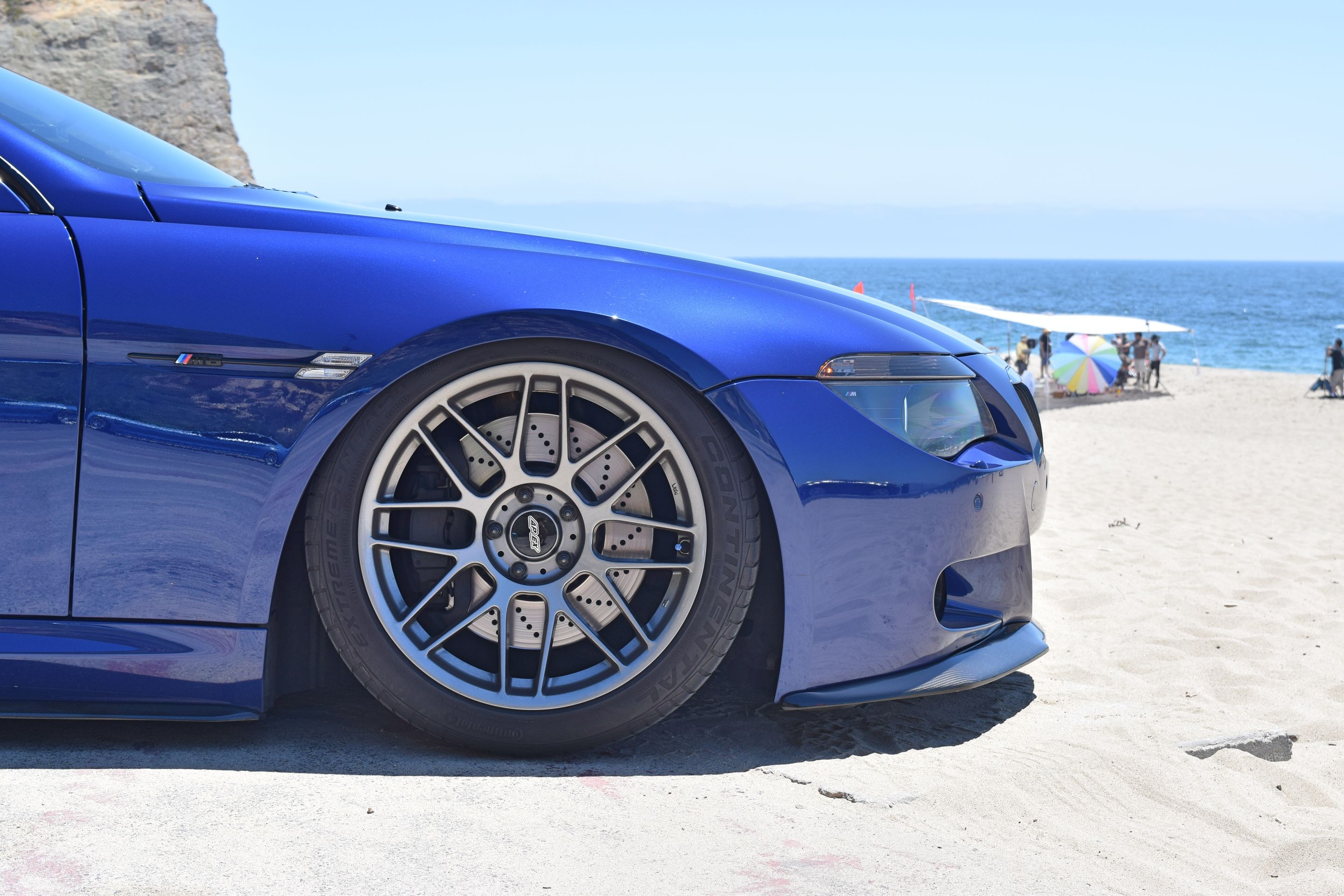 Blue BMW E63 Coupe M6 with 19" ARC-8 Apex wheels in Anthracite