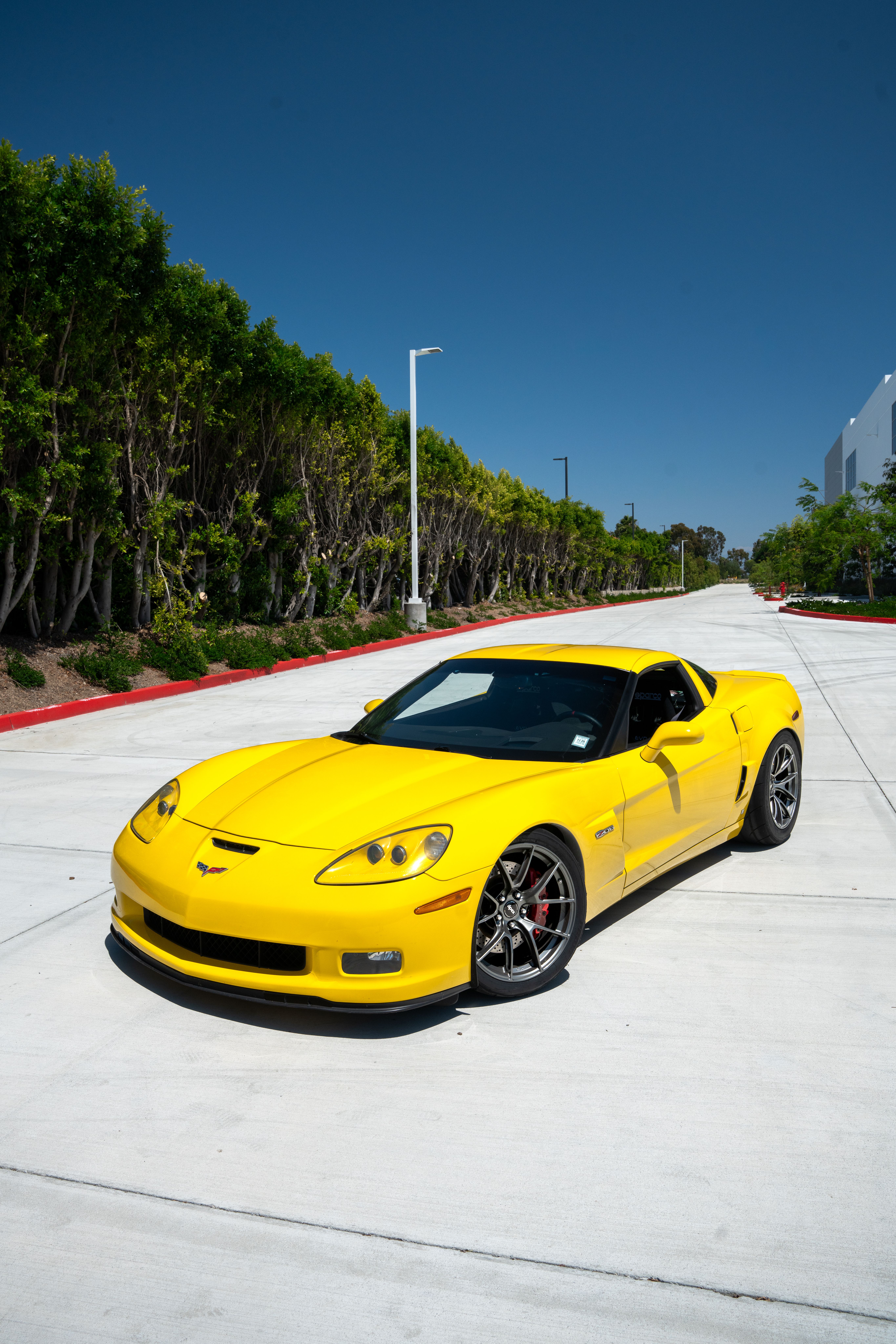 Yellow Chevrolet Corvette - VS-5RS in Anthracite