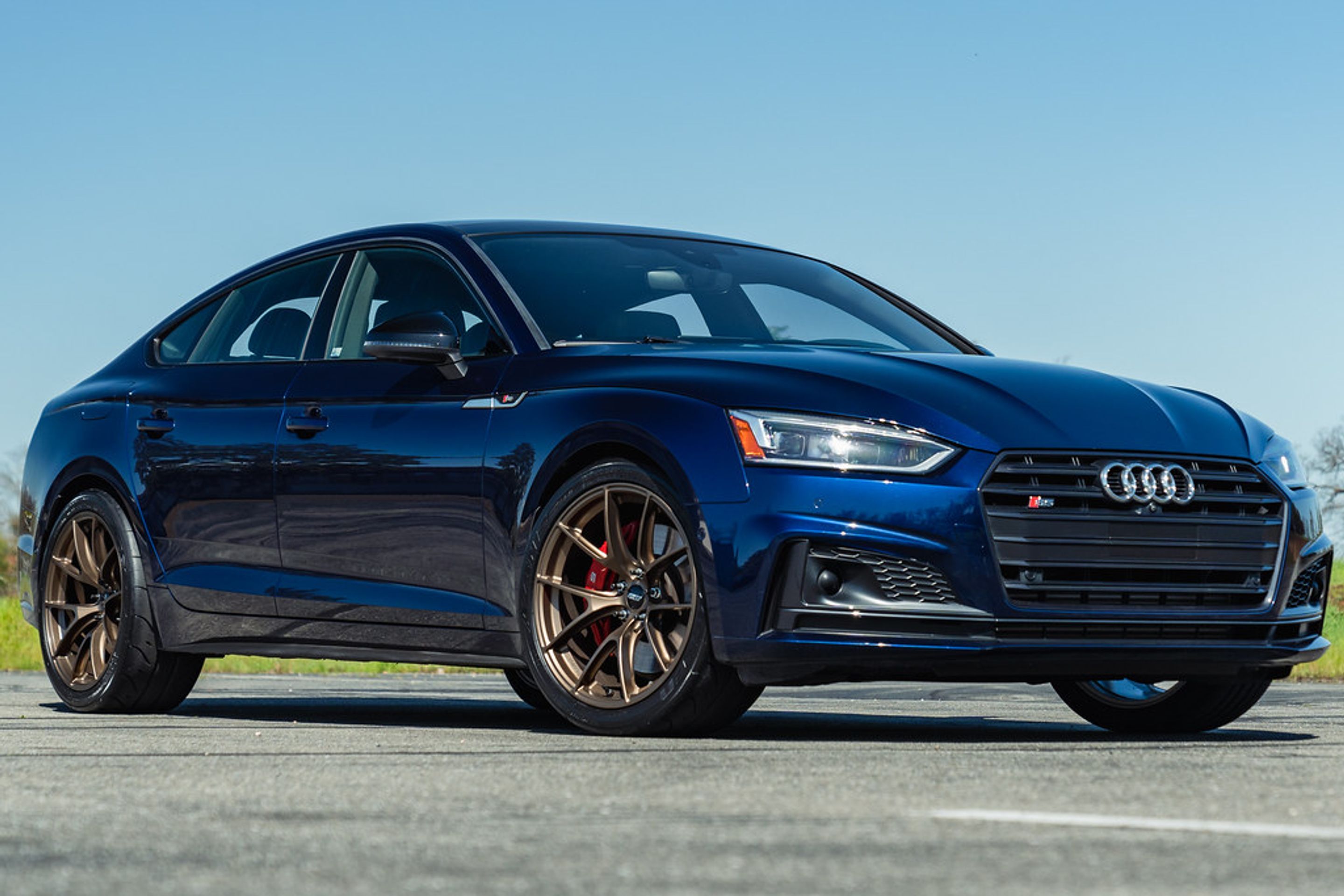 Blue Audi B9 S5 with 19" VS-5RS Apex wheels in Satin Bronze