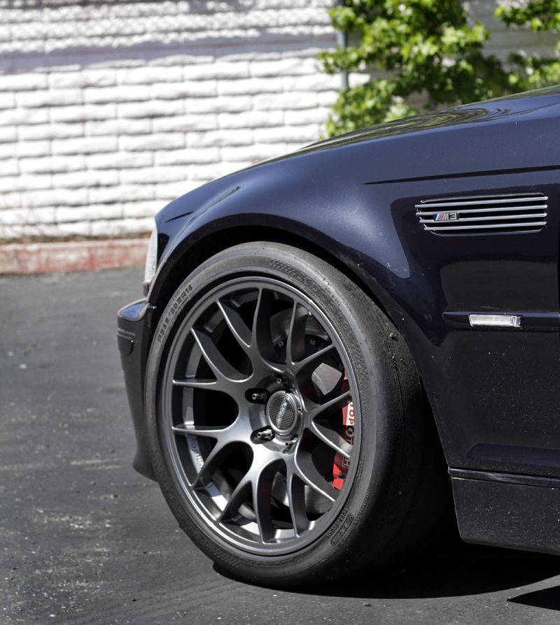 Black BMW E46 M3 with 18" EC-7 Apex wheels in Anthracite