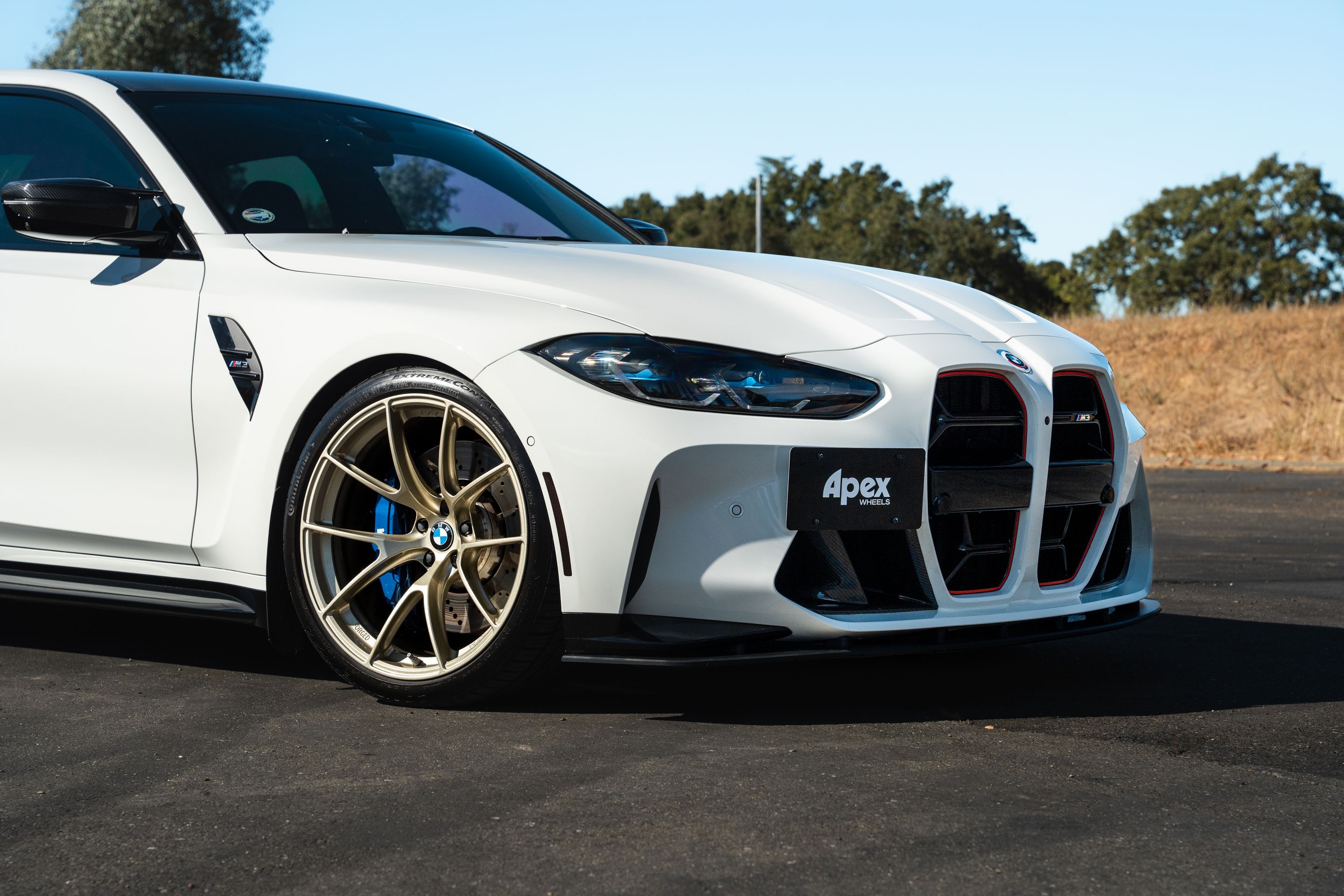 White BMW G80 M3 with 20" VS-5RS Apex wheels in Motorsport Gold