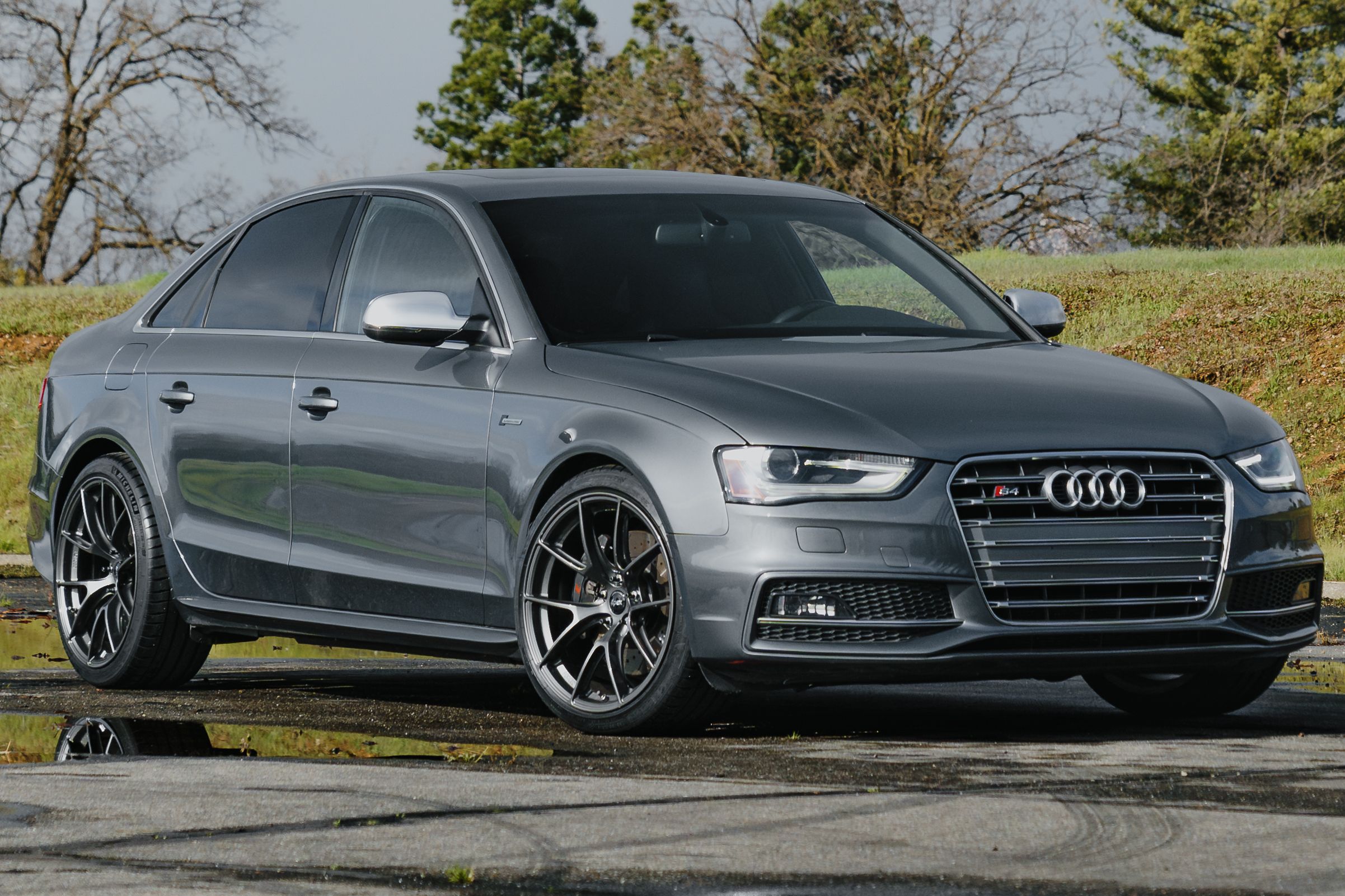 Grey Audi B8 S4 with 19" VS-5RS Apex wheels in Anthracite