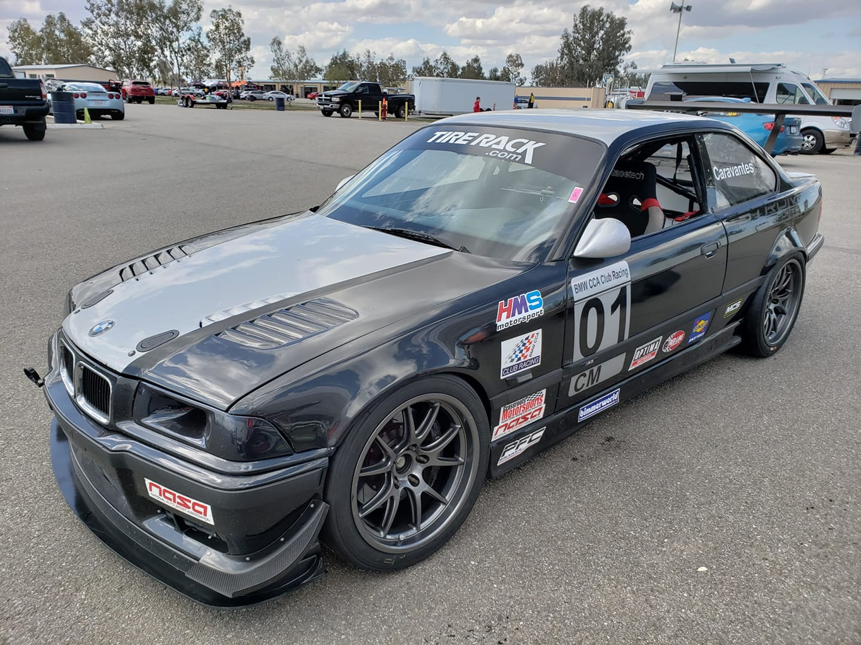 Race Livery BMW E36 M3 with 18" FL-5 Apex wheels in Anthracite