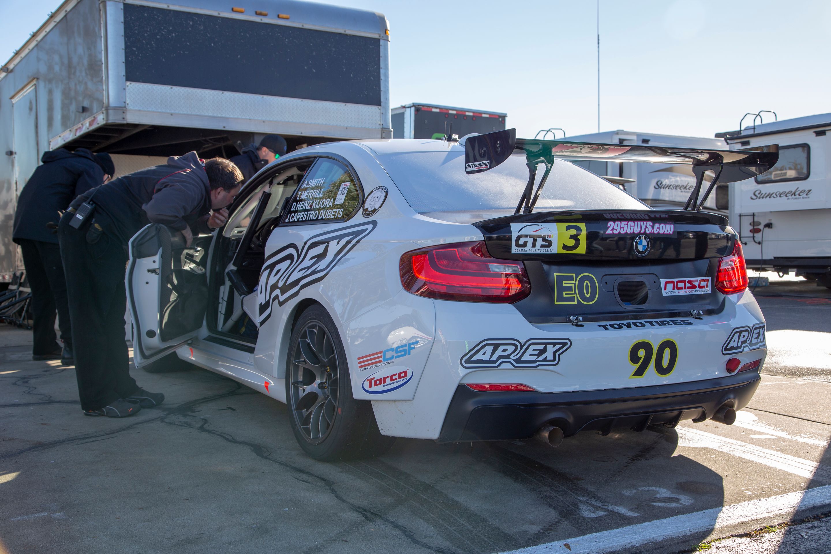 White BMW F22 Coupe 2 Series with 18" EC-7 Apex wheels in Anthracite