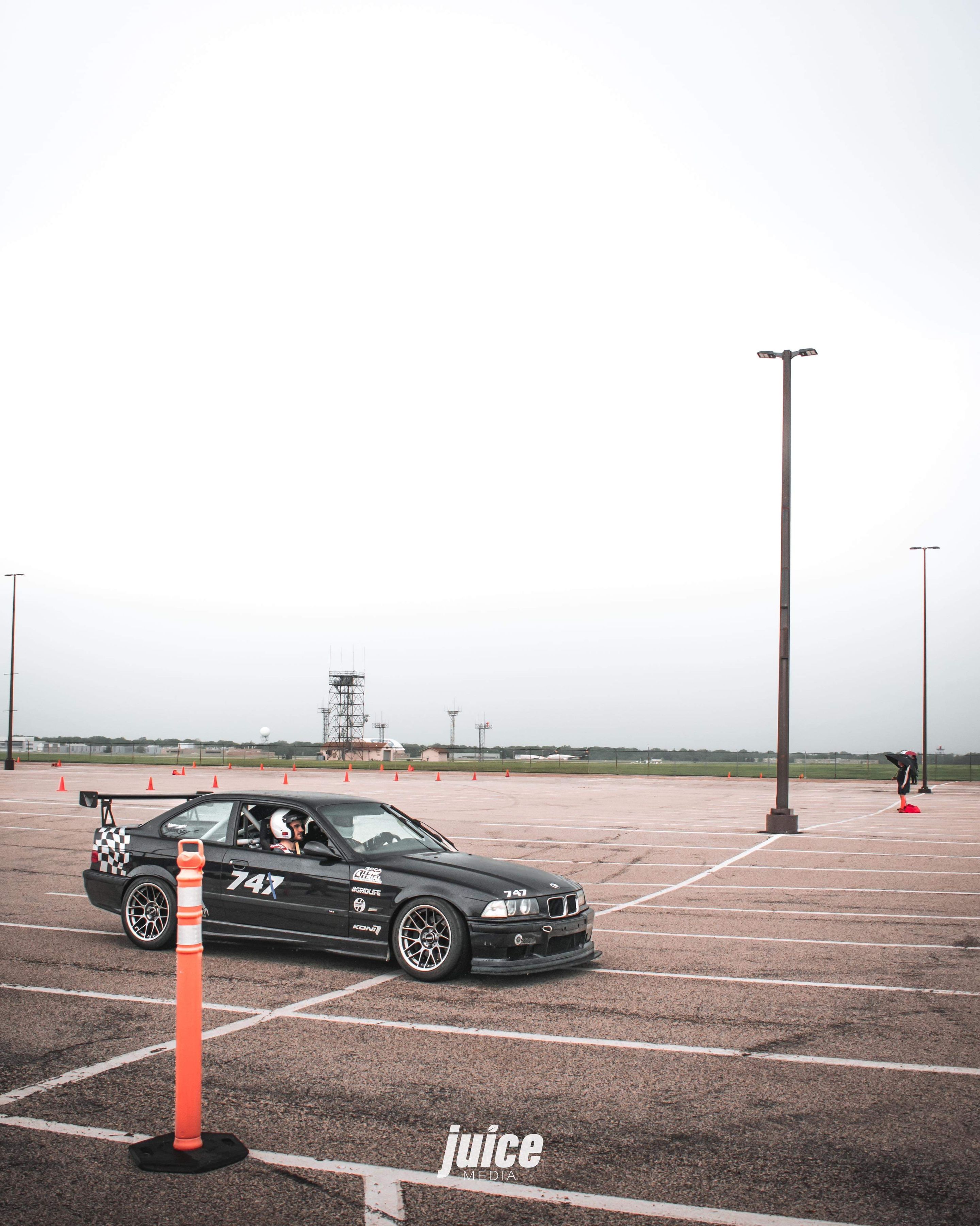 Purple BMW E36 M3 with 17" ARC-8 Apex wheels in Hyper Black