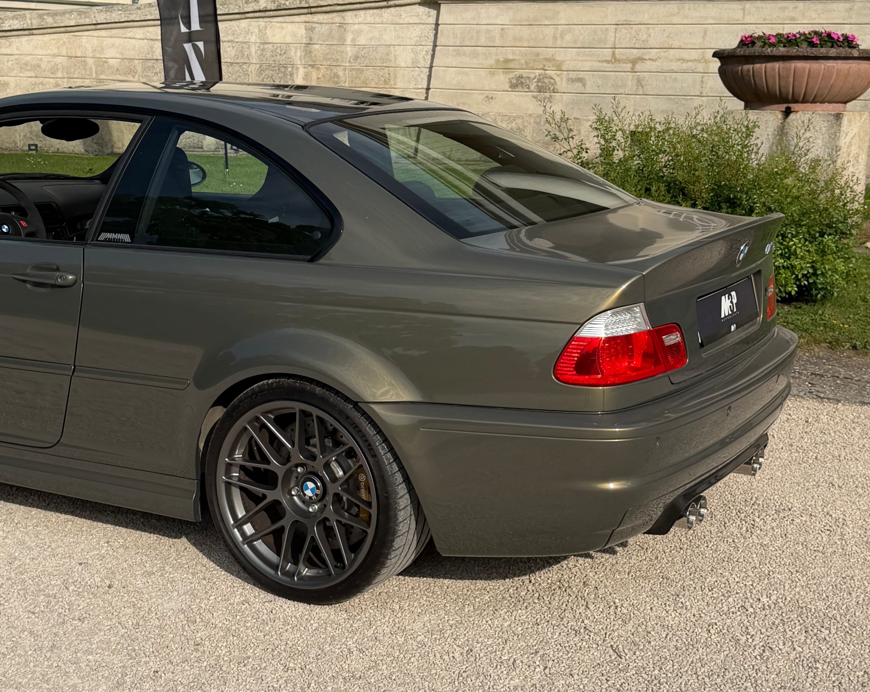 Multicolor BMW E46 M3 with 19" ARC-8 Apex wheels in Anthracite