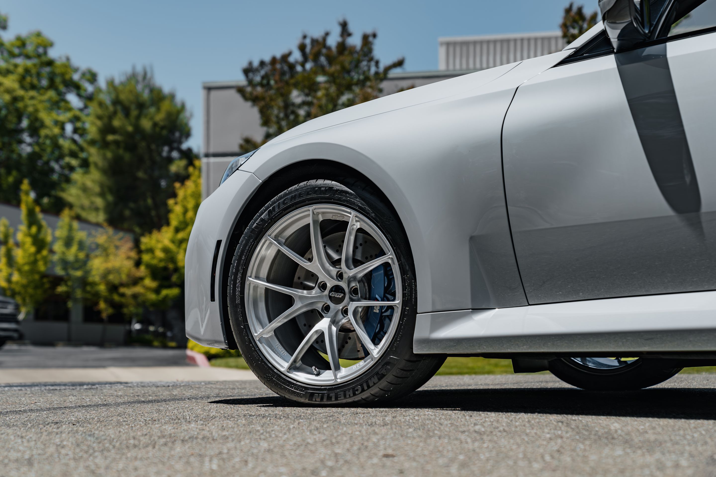 Grey BMW G87 M2 with 19"/20" VS-5RS Apex wheels in Brushed Clear