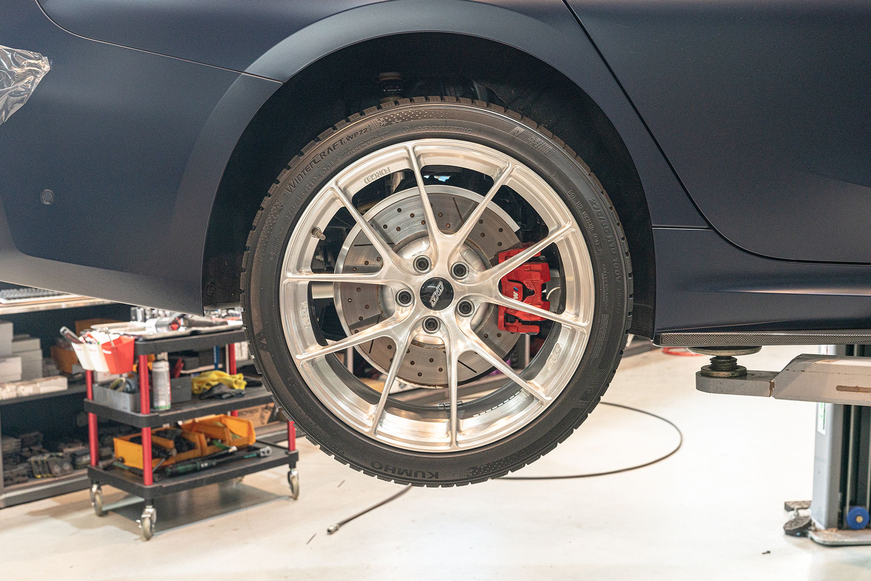 Grey BMW G21 Wagon 3 Series with 19" VS-5RS Apex wheels in Brushed Clear