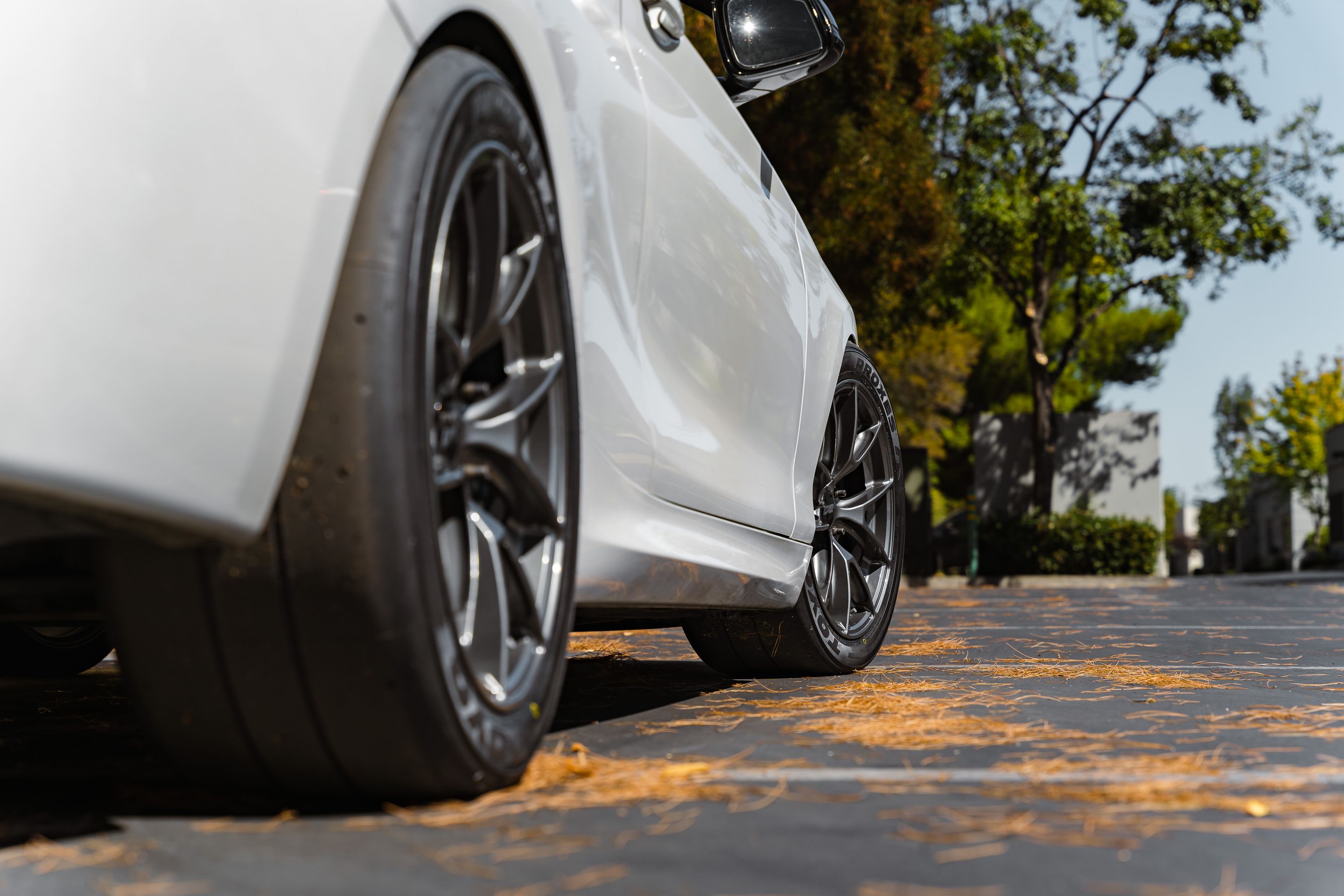 White BMW F22 Coupe 2 Series with 17" VS-5RS Apex wheels in Anthracite