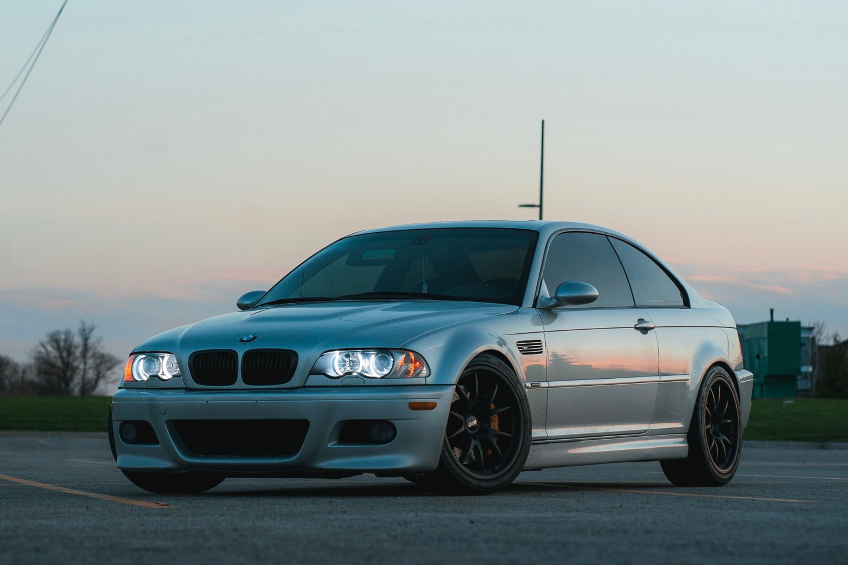 Silver BMW E46 M3 with 18" FL-5 Apex wheels in Satin Black