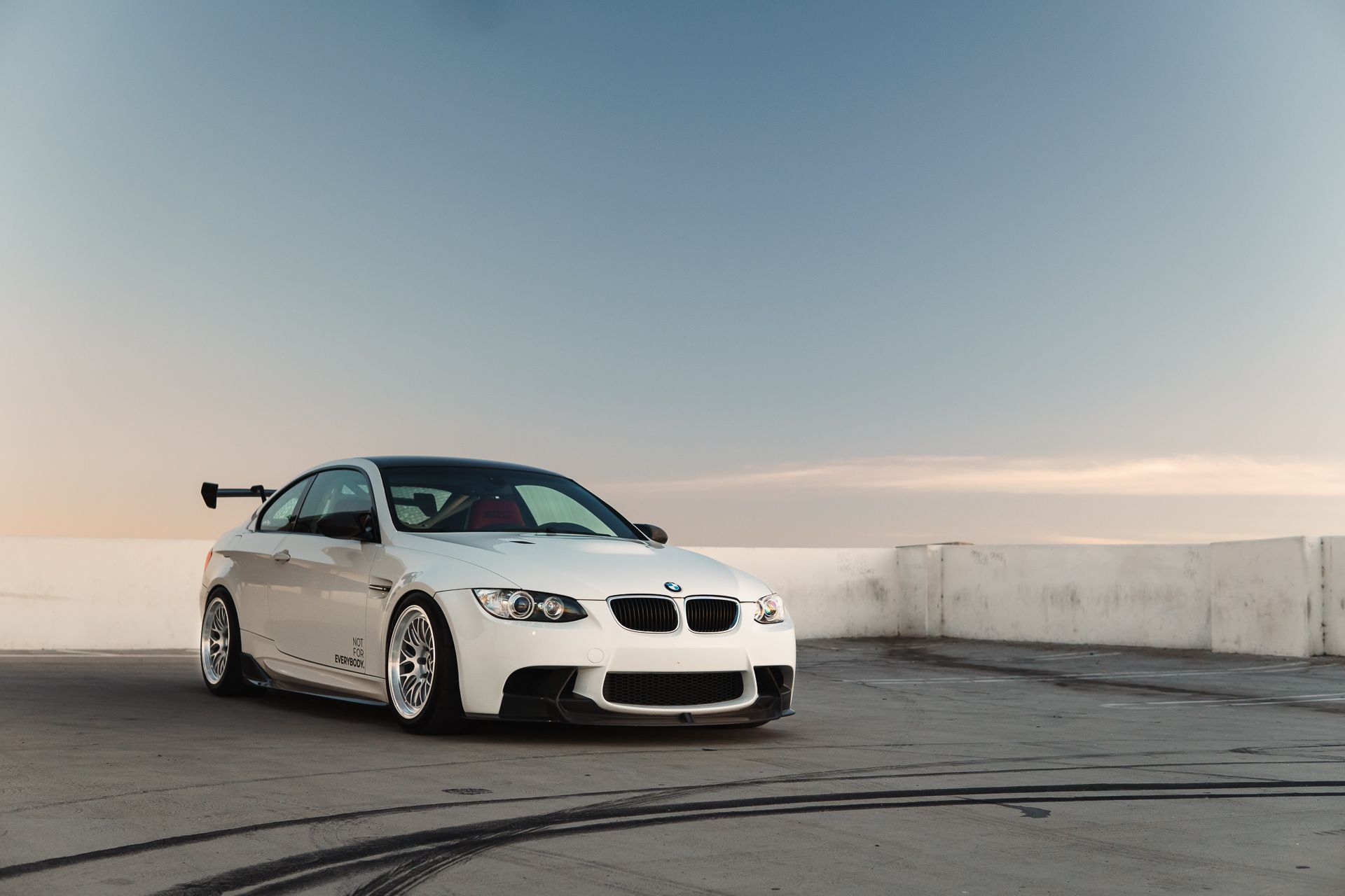 White BMW E92 Coupe M3 with 18" ML-10RT Apex wheels in Machined Lip Race Silver
