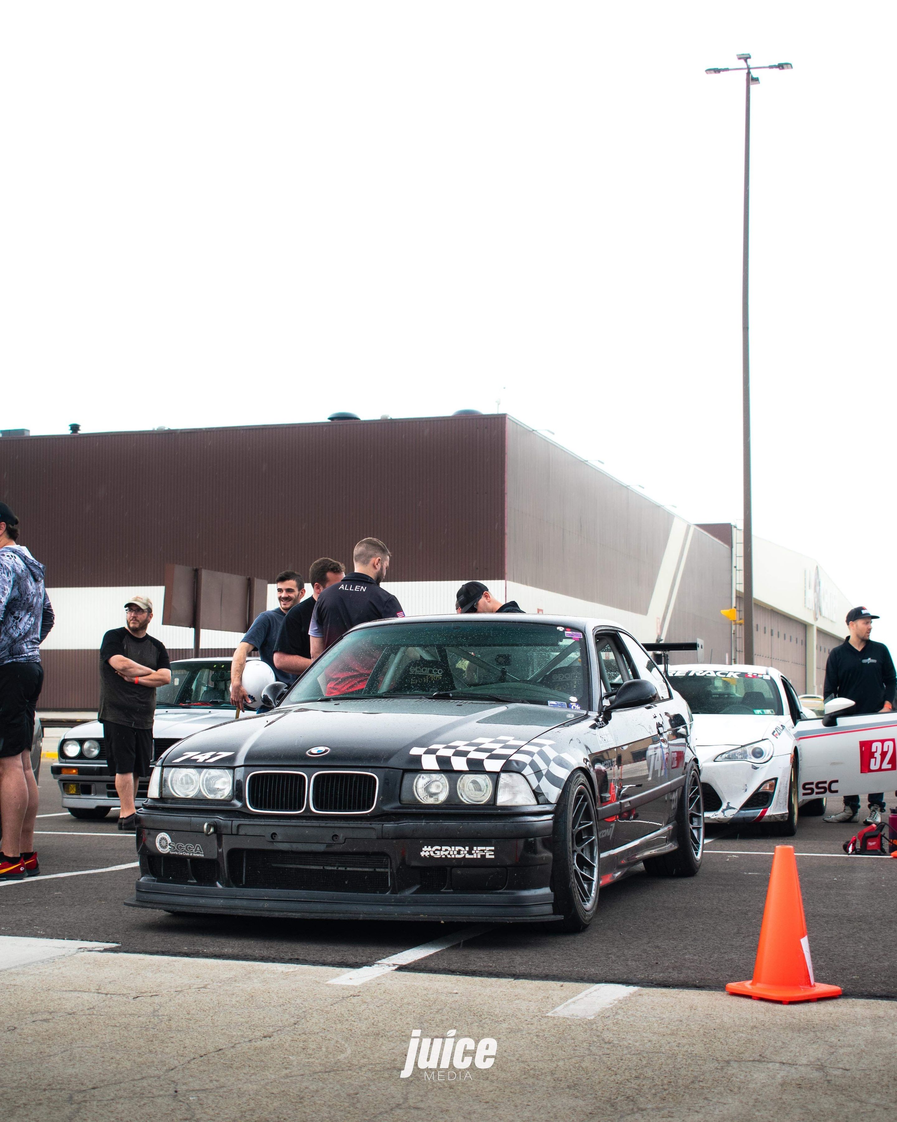 Purple BMW E36 M3 with 17" ARC-8 Apex wheels in Hyper Black