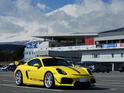 Yellow Porsche Cayman - VS-5RS in Brushed Clear