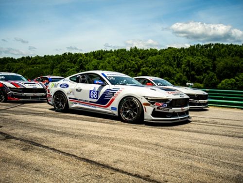 White Ford Mustang - VS-5RE in Anthracite