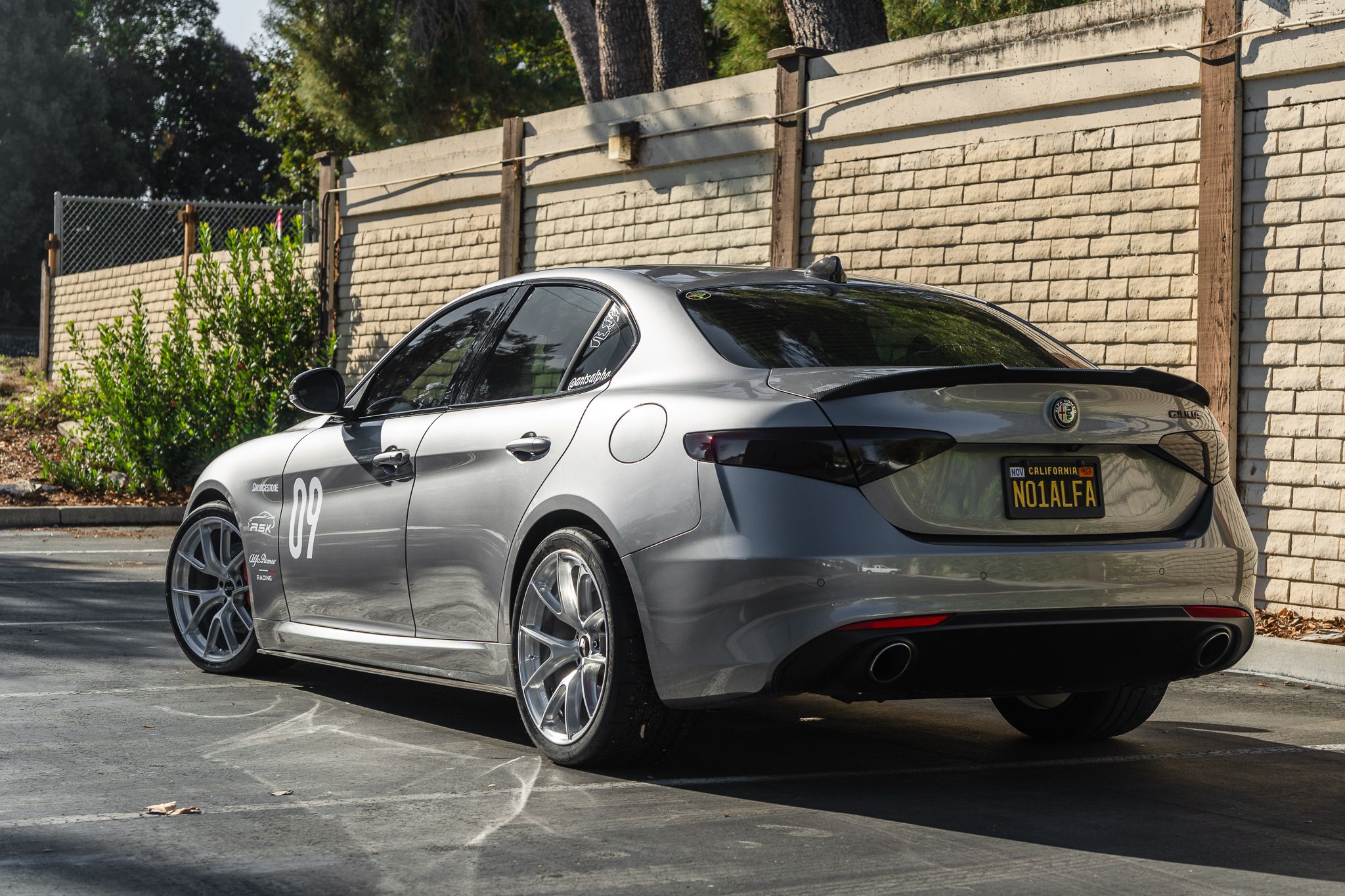 Grey Alfa Romeo Giulia Standard with 19" VS-5RS Apex wheels in Brushed Clear