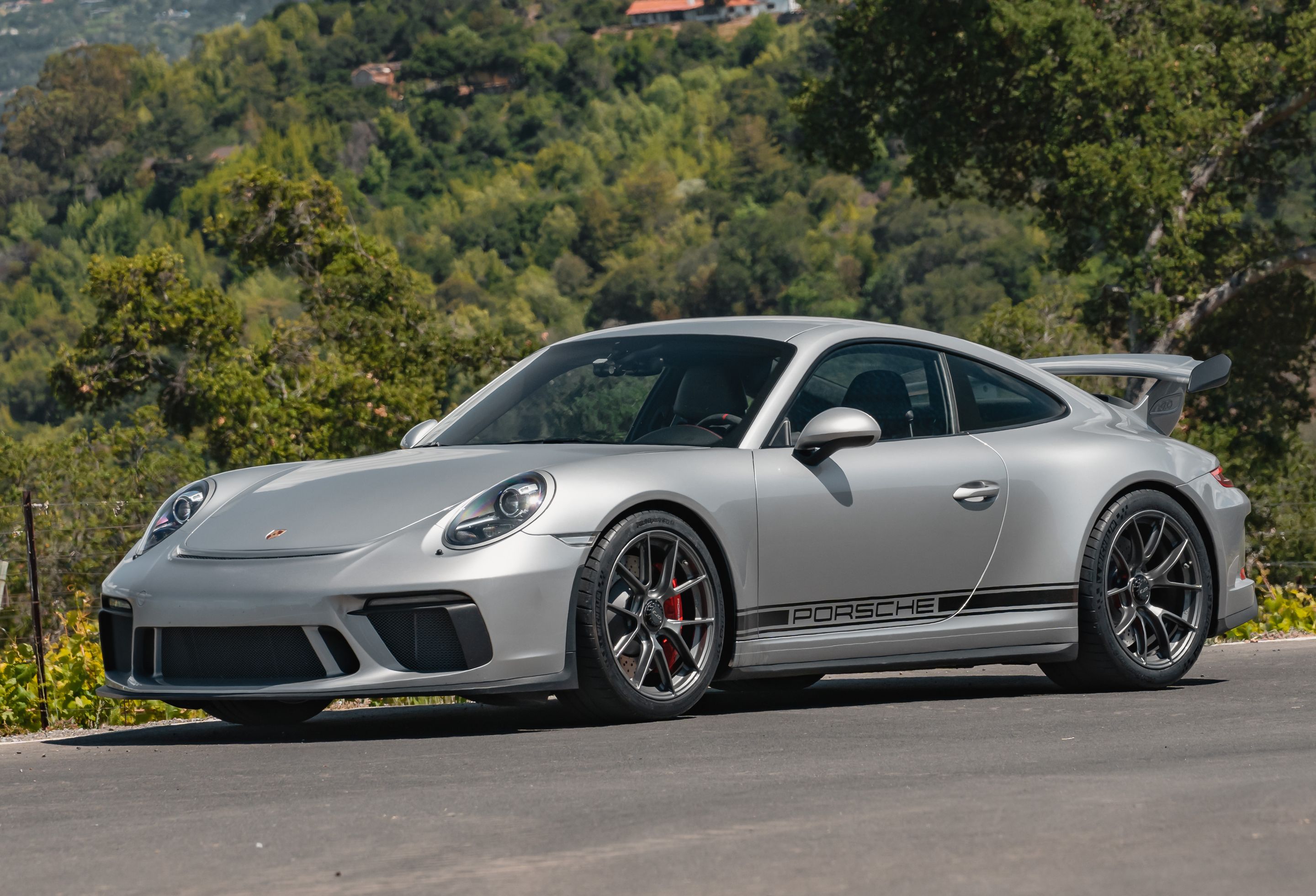 Silver Porsche 911 991.2 GT3 with 19" VS-5RS Apex wheels in Anthracite