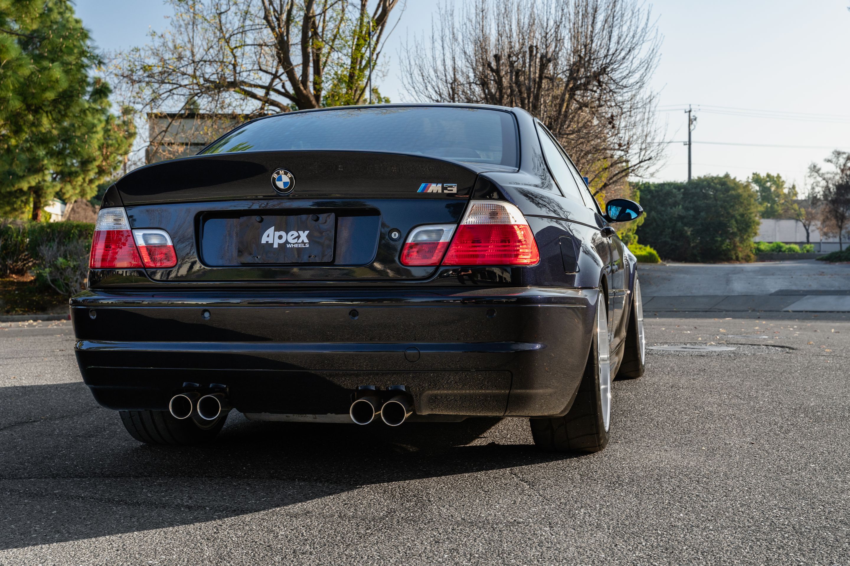 Black BMW E46 M3 with 18" ML-10RT Apex wheels in Machined Lip Anthracite
